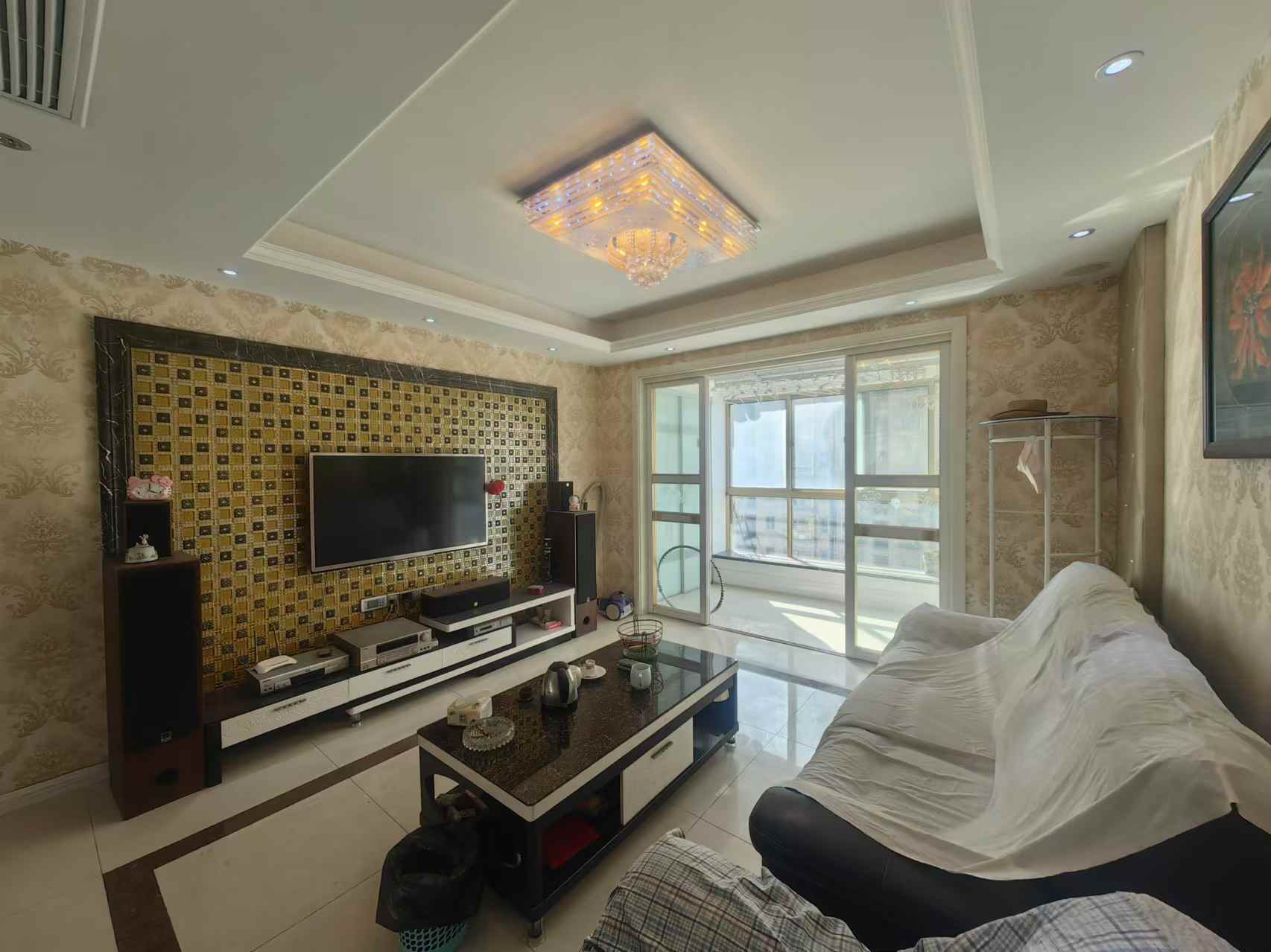 恒盛豪庭 3室2厅1卫 133.00m²