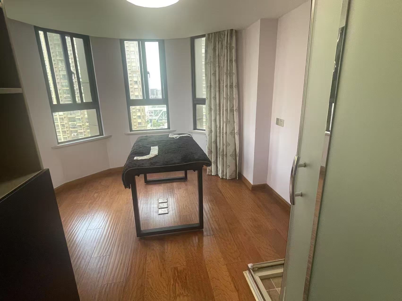 帝奥世伦名郡 4室2厅2卫 192m&sup2;