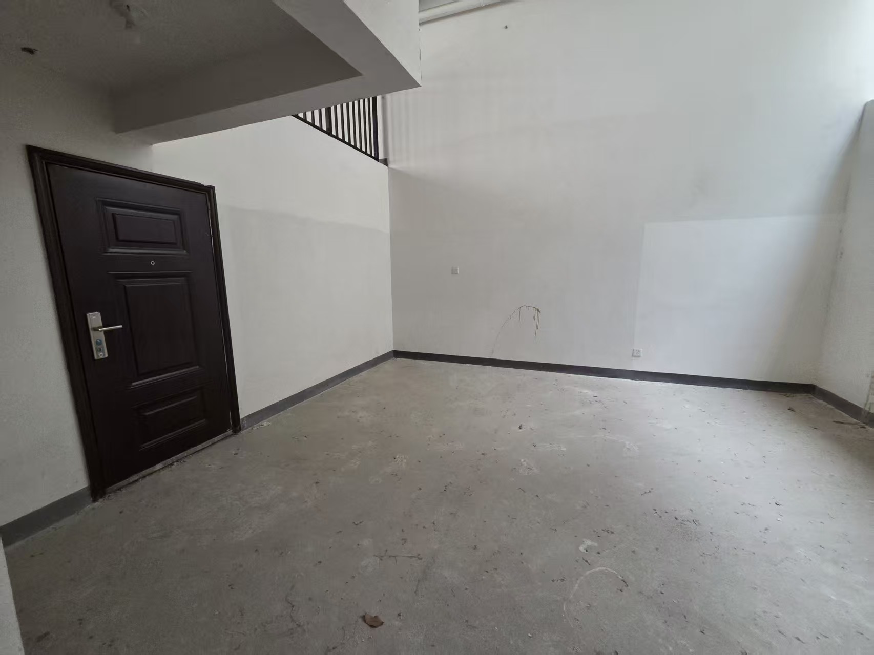 绿地新里城 5室2厅1卫 145m&sup2;
