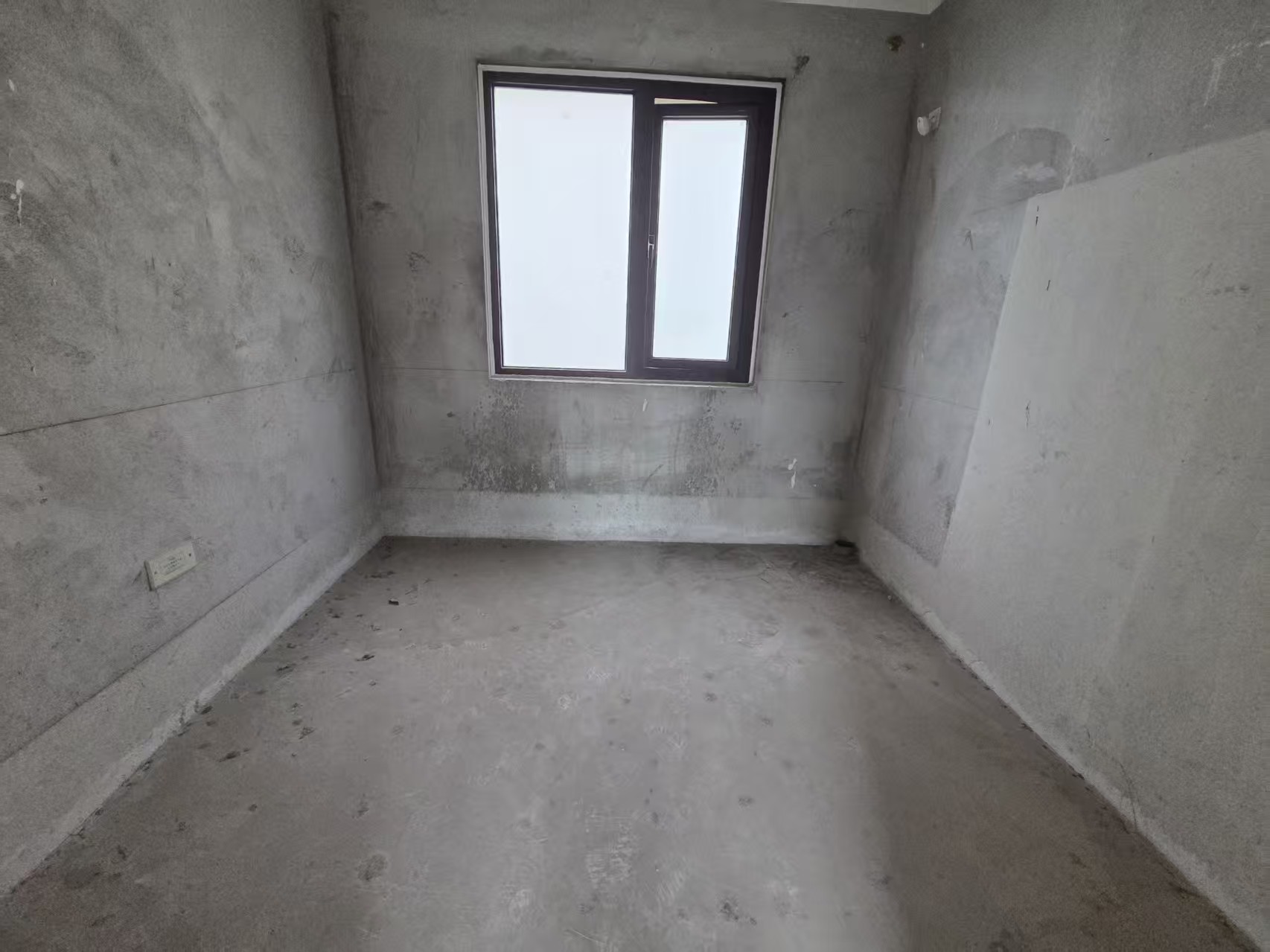 绿地新里城 5室2厅1卫 145m&sup2;