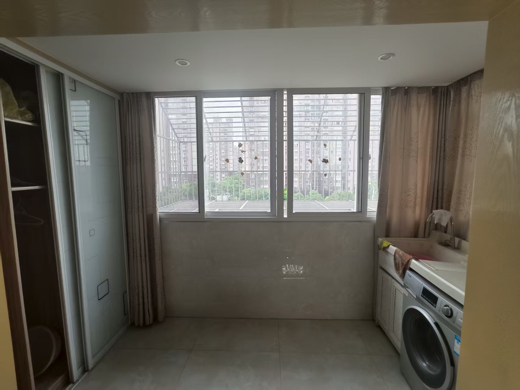 天霞苑 2室2厅1卫 96m&sup2;