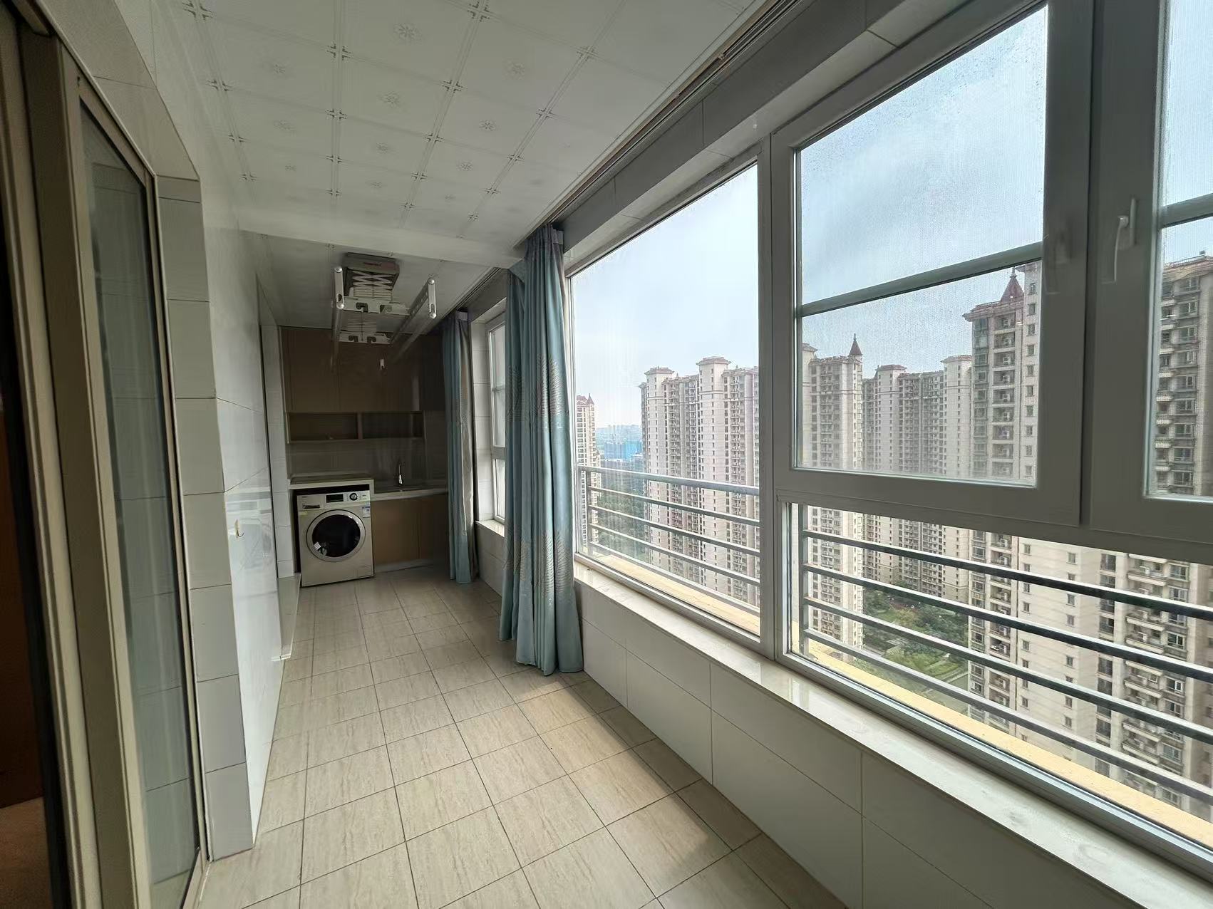 中南世纪花城三期 3室2厅2卫 130.25m&sup2;