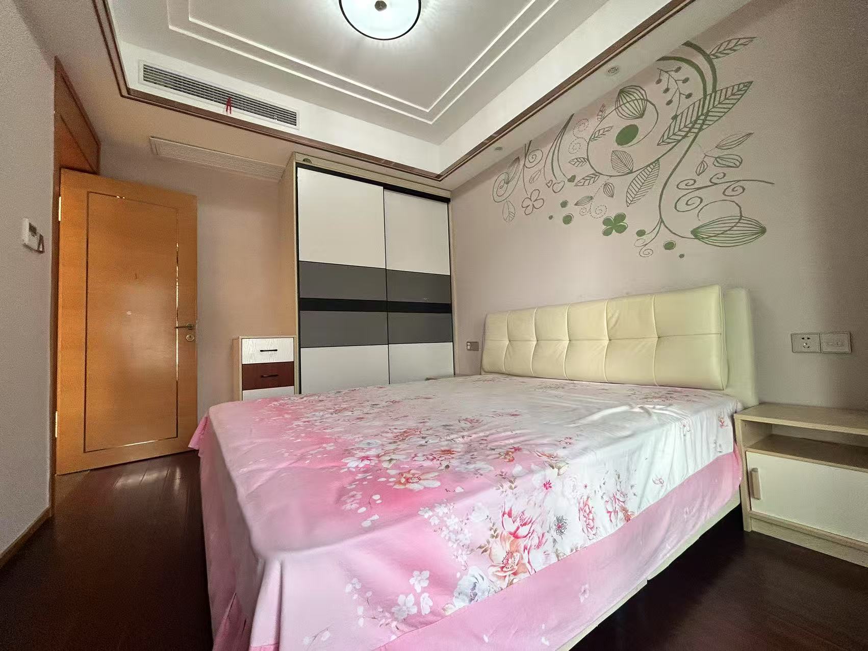 中南世纪花城三期 3室2厅2卫 130.25m&sup2;
