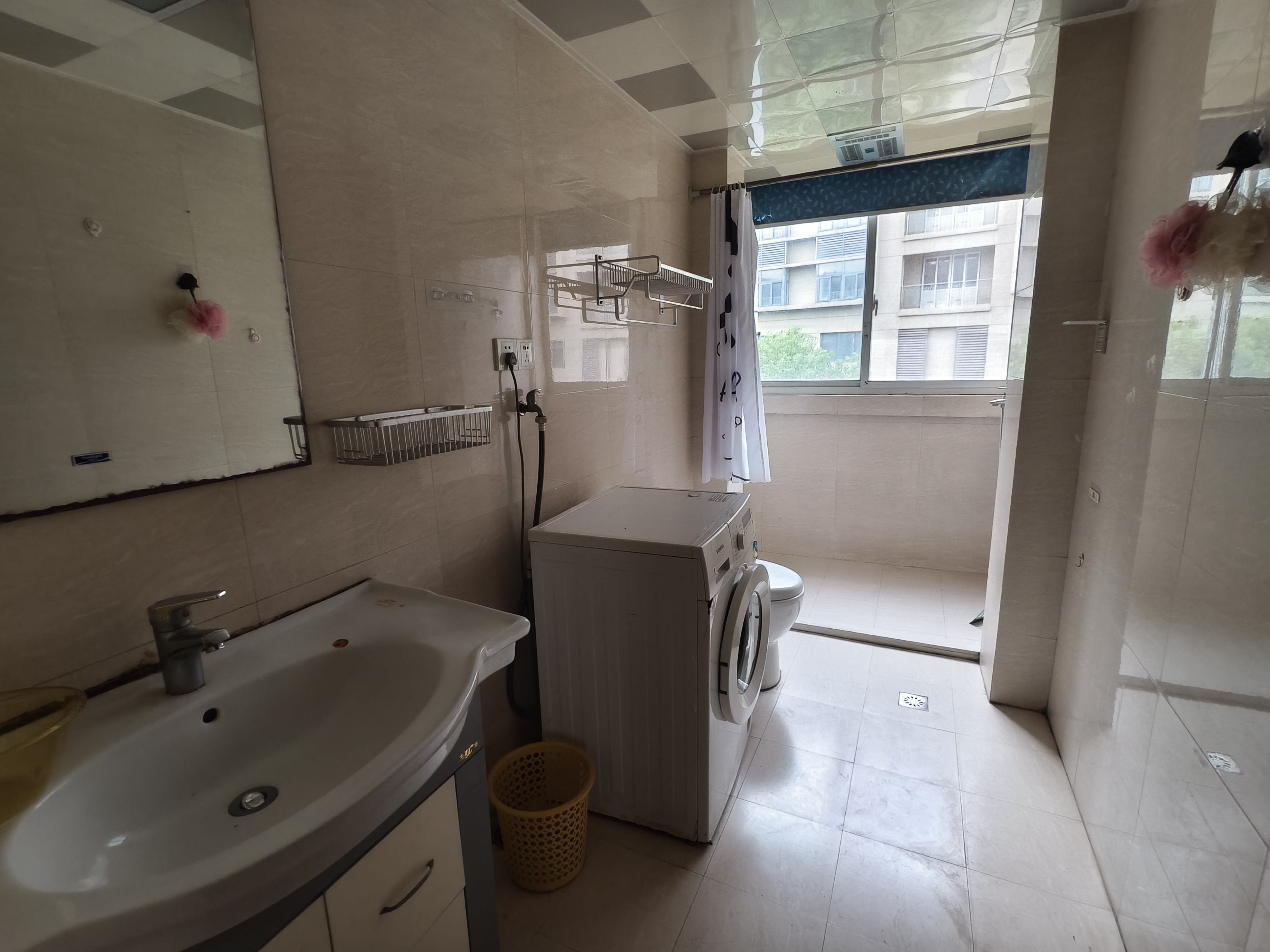 北濠桥东村 2室1厅1卫 77m&sup2;