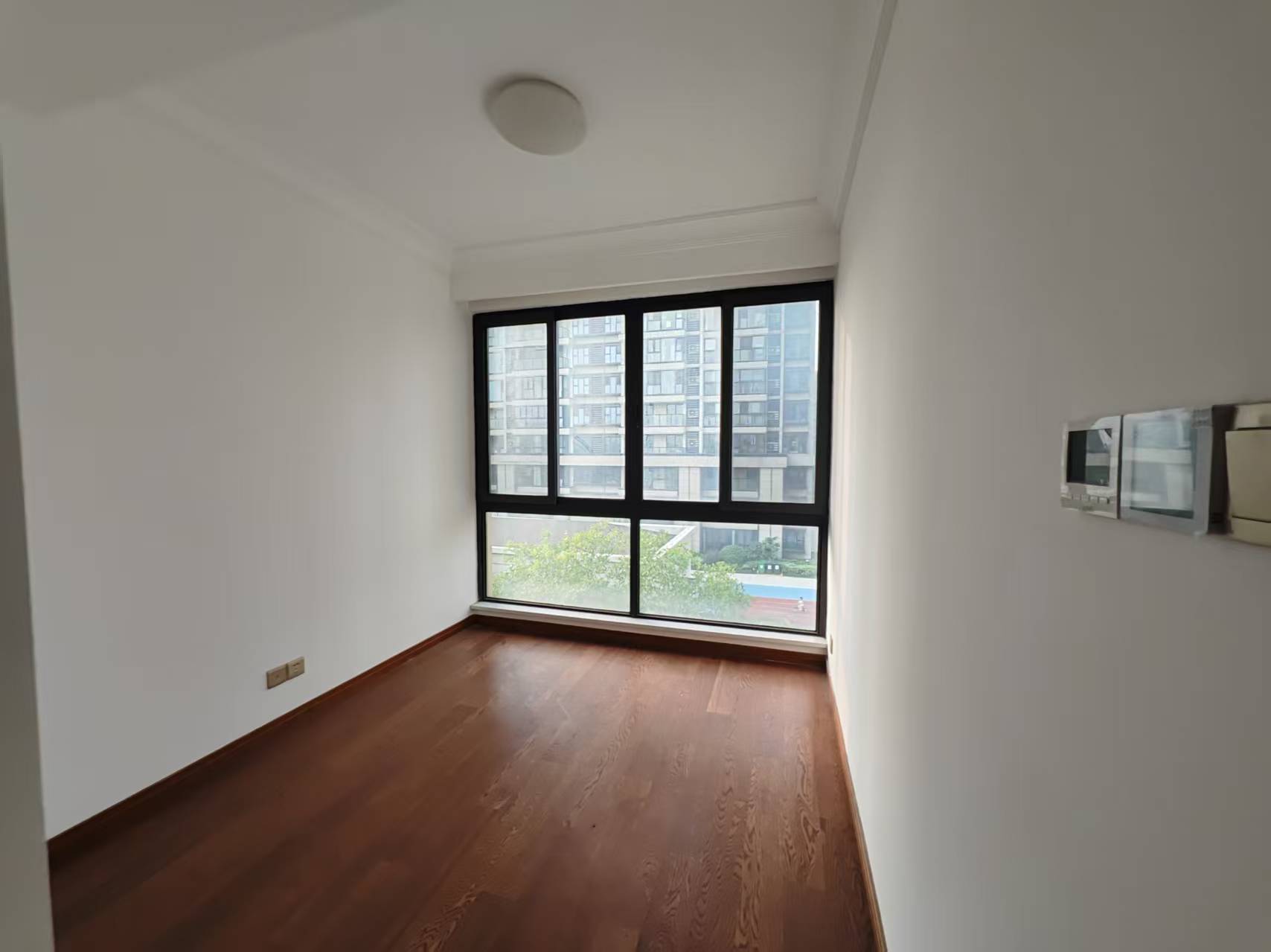 雍华府 3室2厅2卫 117m&sup2;