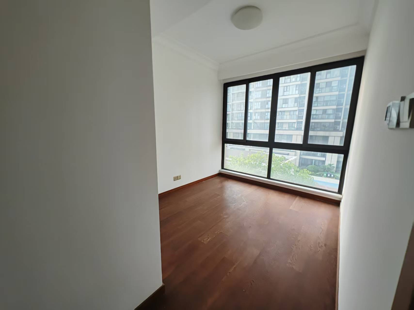 雍华府 3室2厅2卫 117m&sup2;