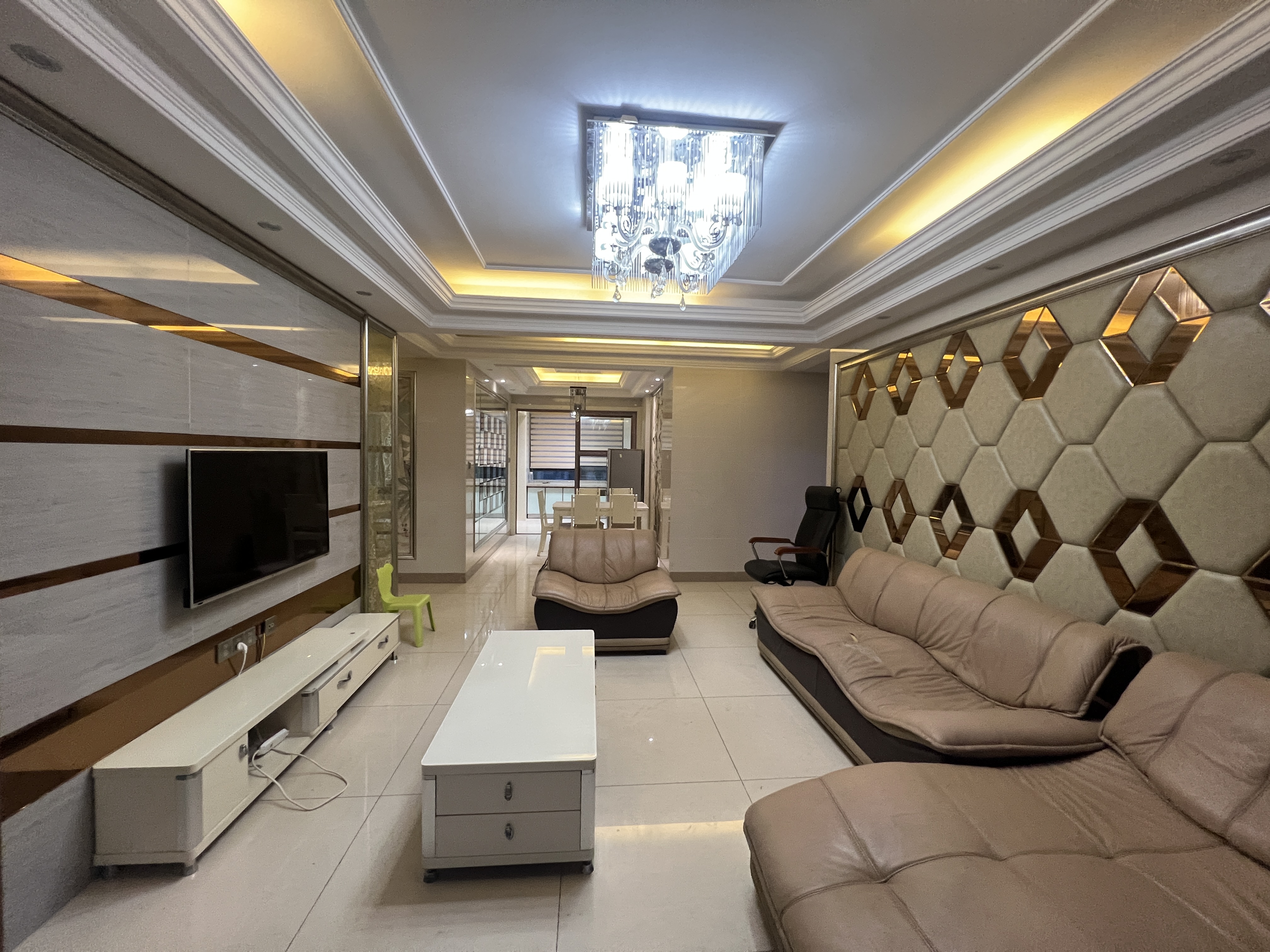 金色城品 3室2厅1卫 120m&sup2;