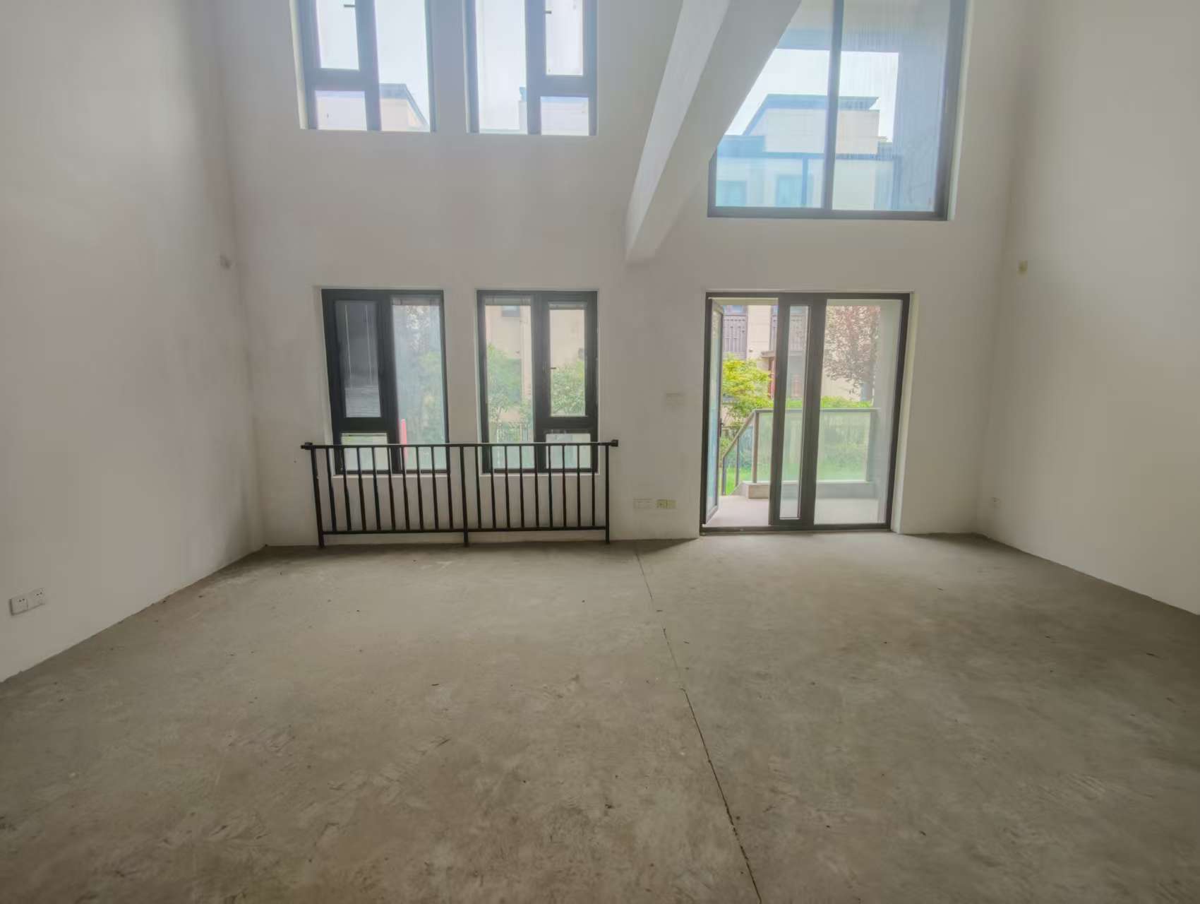云樾东方 3室2厅2卫 153.00m&sup2;