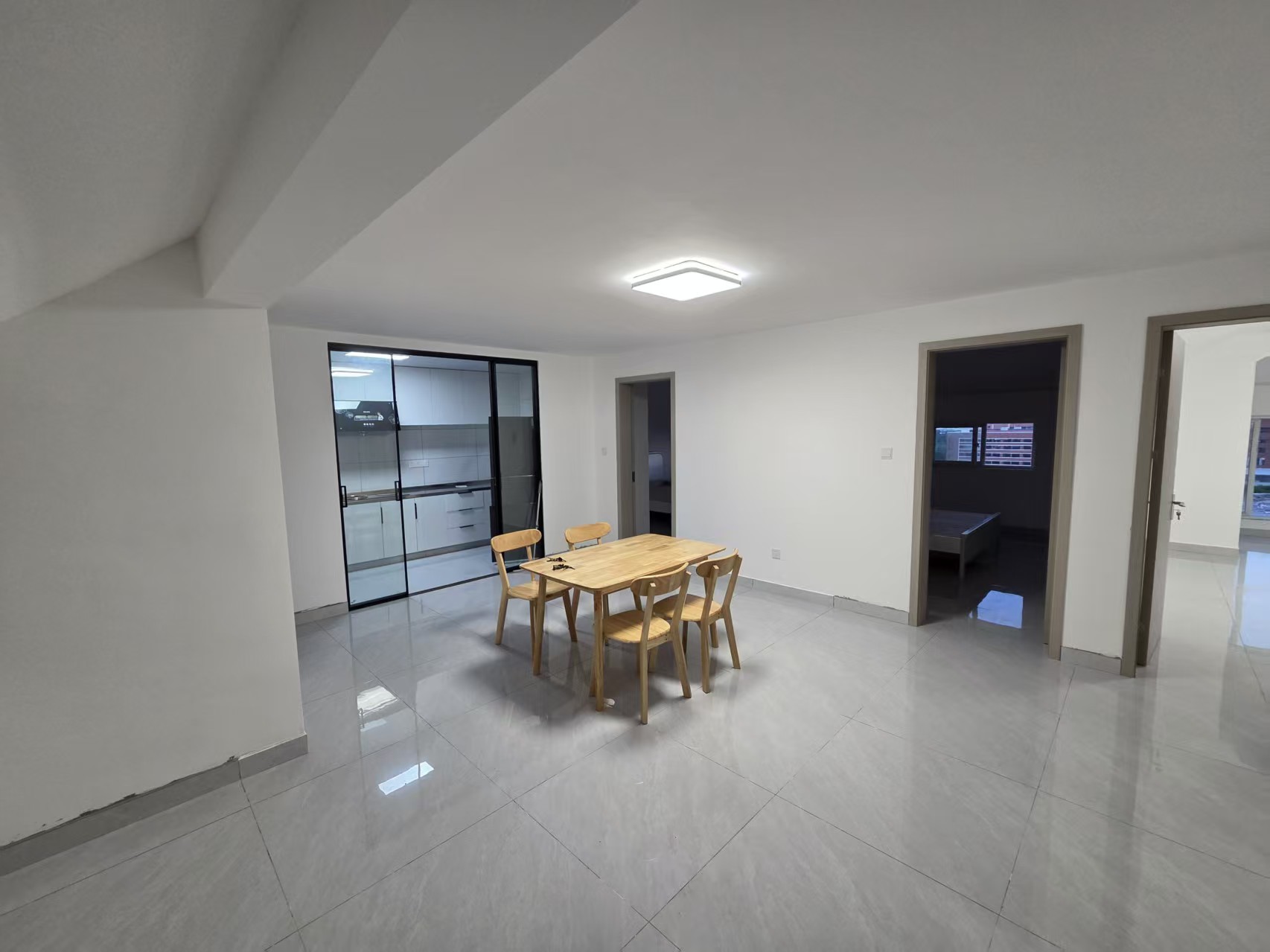 春天花园 3室2厅1卫 91m²