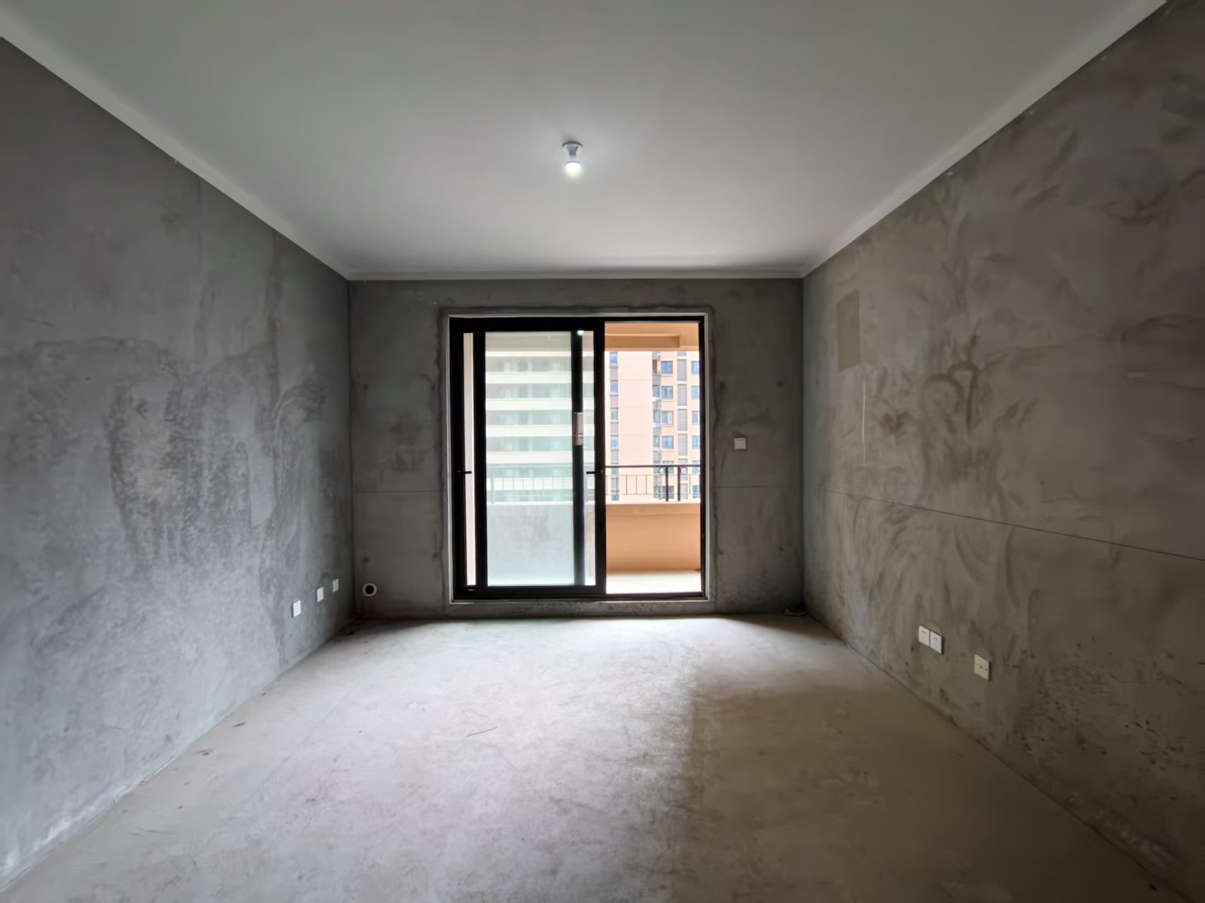 保利香槟国际 3室2厅2卫 115m²