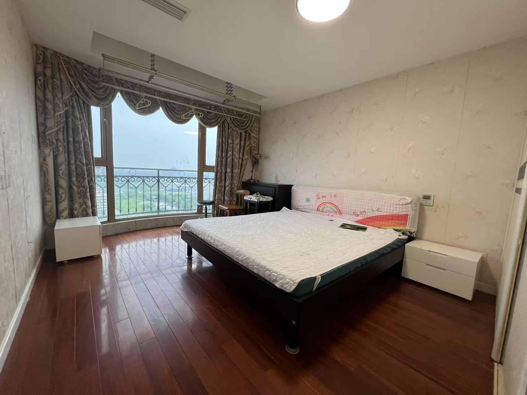 中南世纪花城二期 3室2厅2卫 140.95m&sup2;