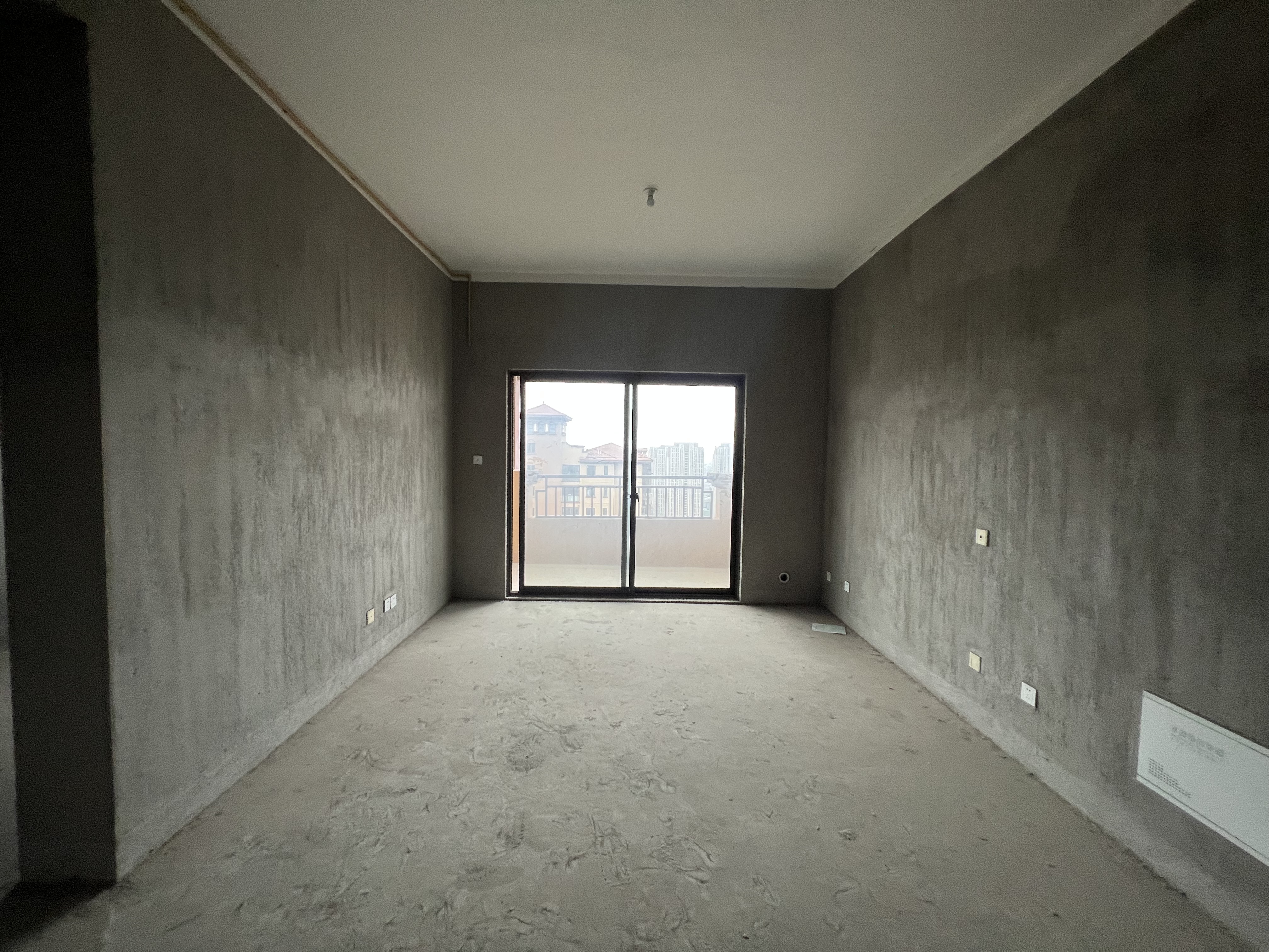 华强城 3室2厅1卫 108m&sup2;