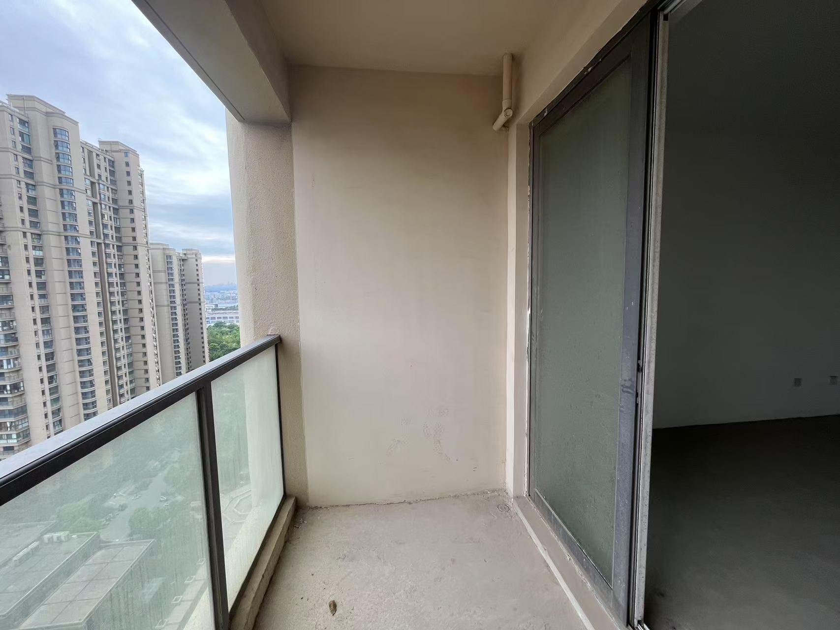 富都豪园 3室2厅1卫 120m&sup2;