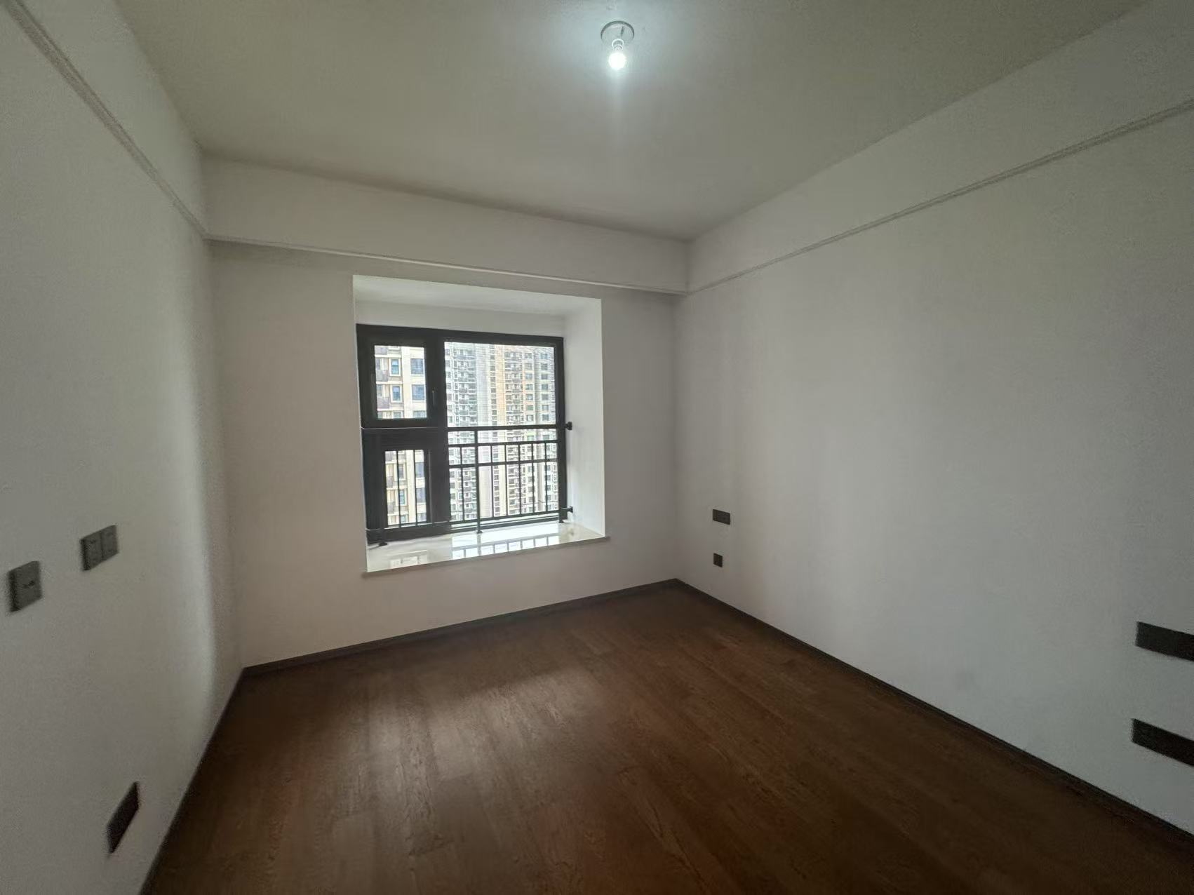 春风南岸西园 3室2厅1卫 95.92m&sup2;