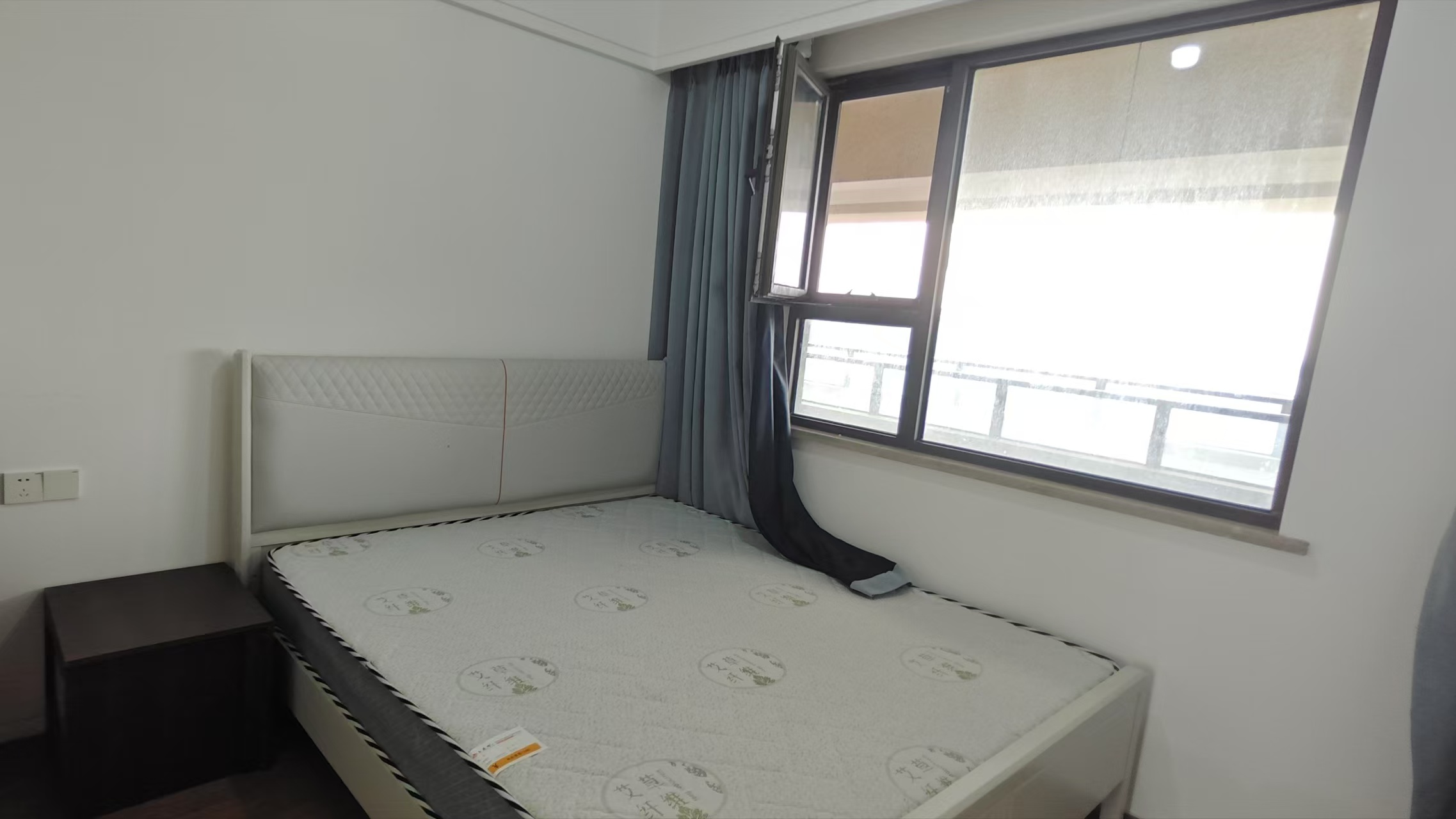 湖悦云境 3室2厅1卫 102m&sup2;