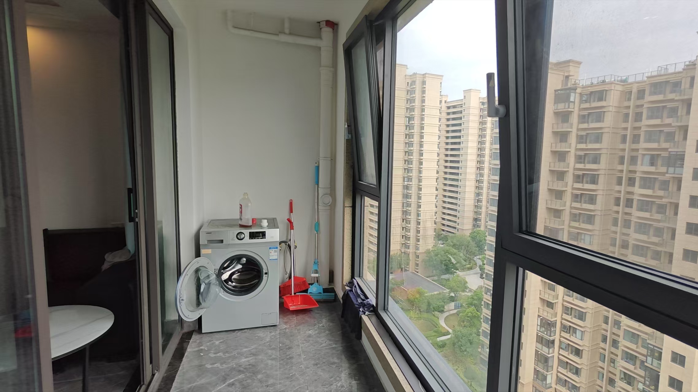 湖悦云境 3室2厅1卫 102m&sup2;