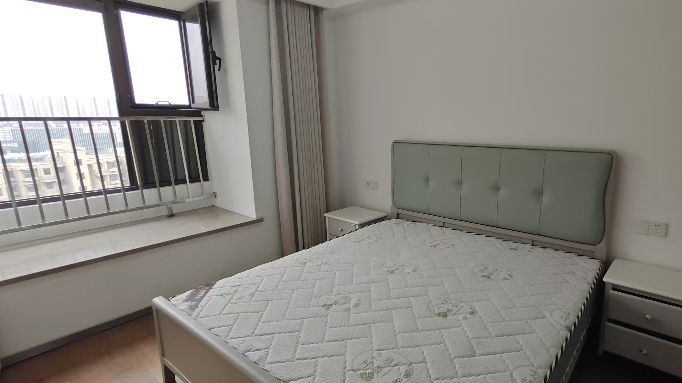 湖悦云境 3室2厅1卫 102m&sup2;