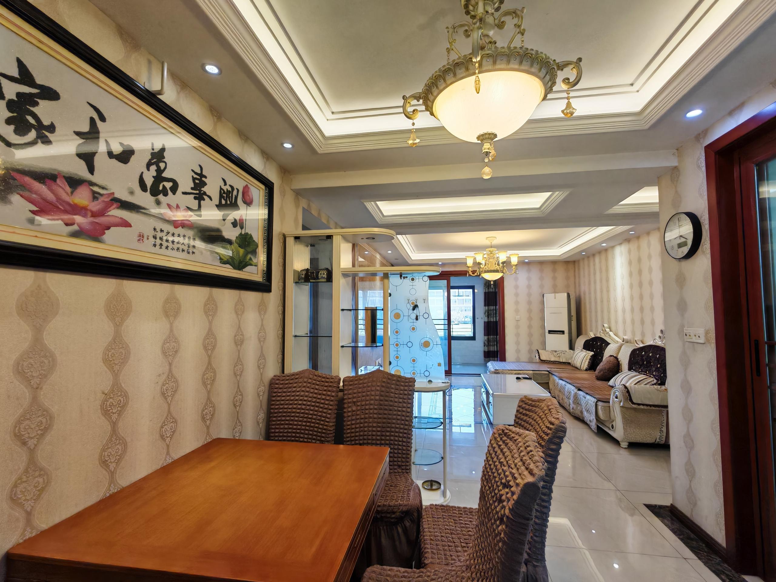 冠城大通棕榈湾 3室2厅2卫 133m&sup2;