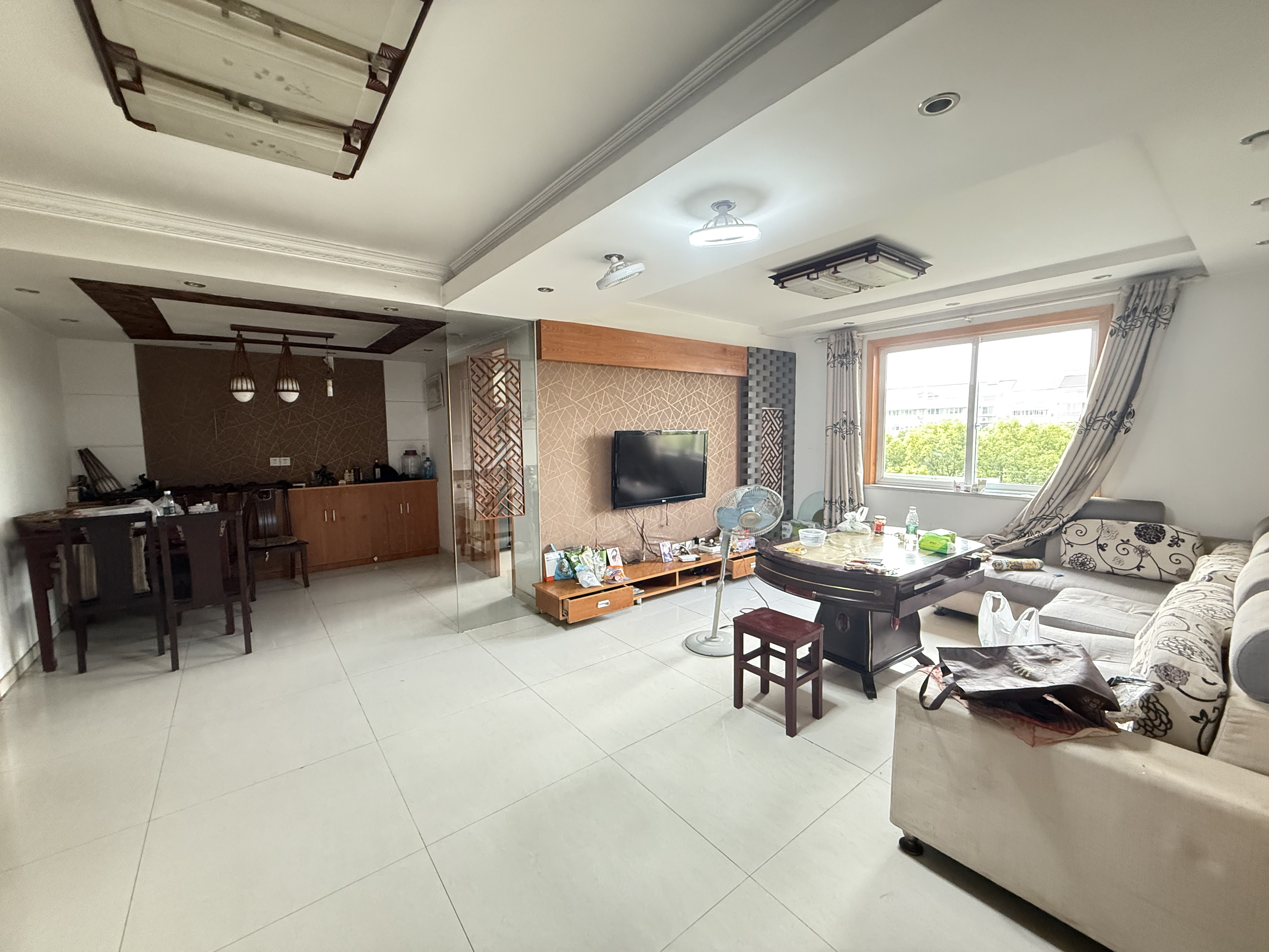 金辉花园 3室2厅1卫 130m&sup2;