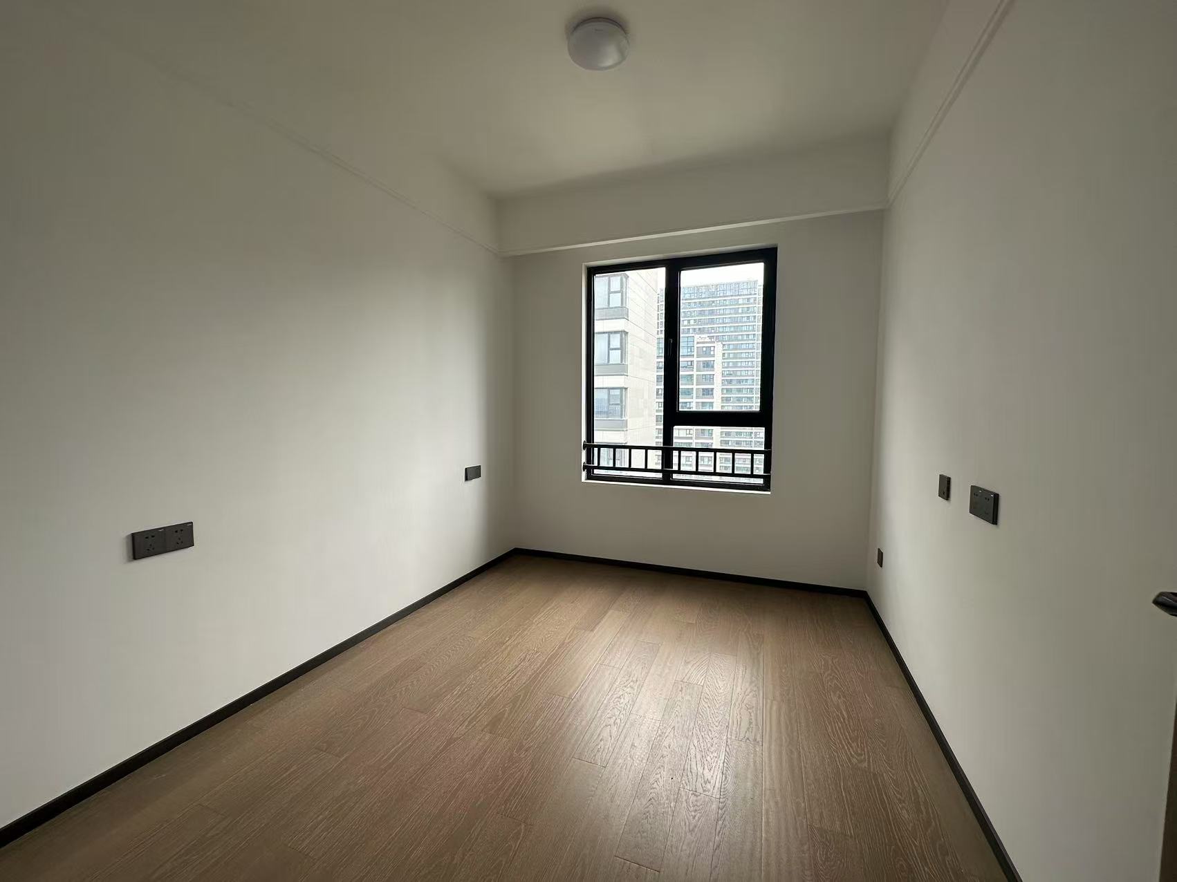 滨江道静园 3室2厅2卫 127m&sup2;