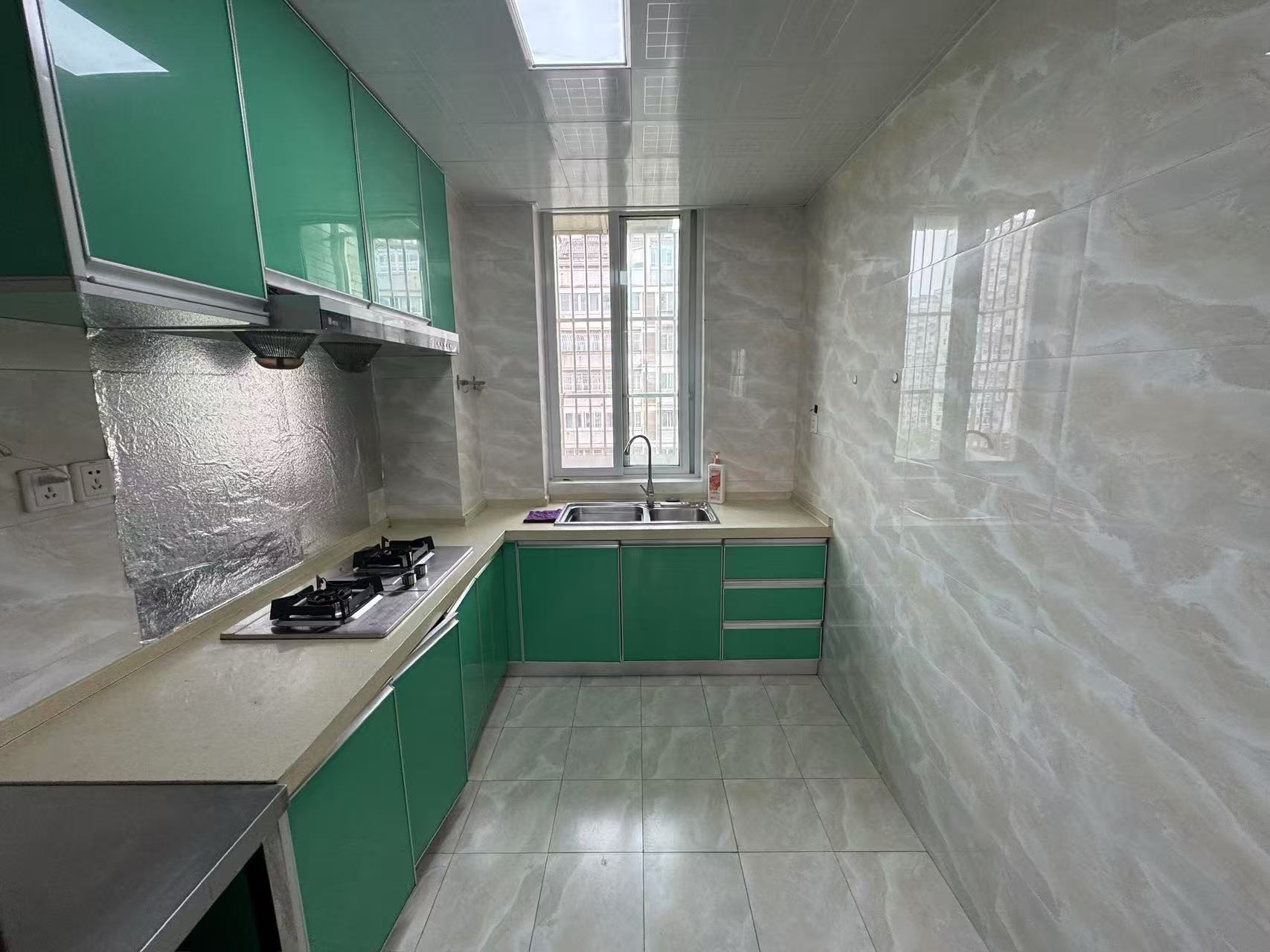 天霞苑 2室1厅1卫 70m&sup2;