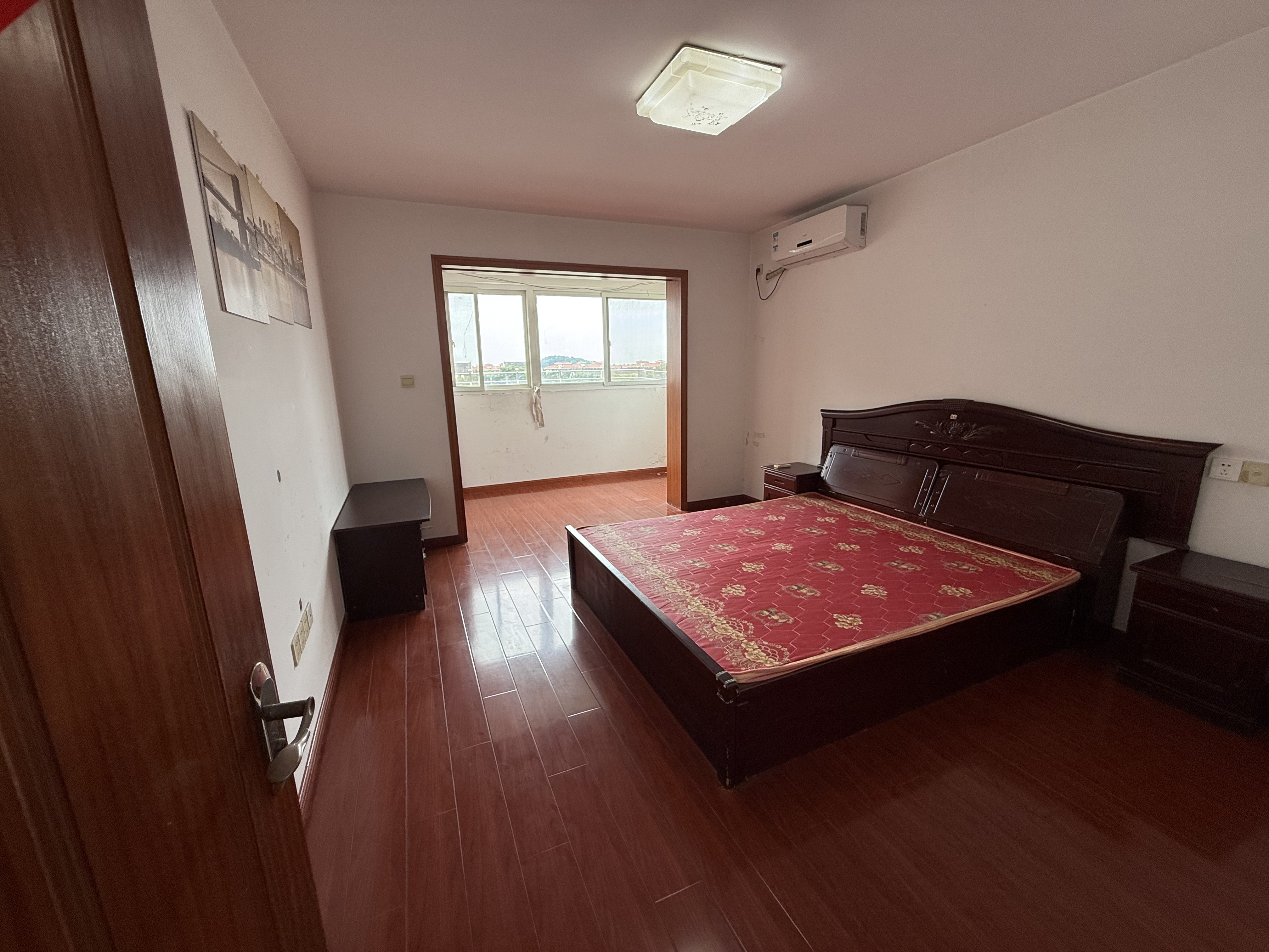 城山家园 1室1厅1卫 57m&sup2;