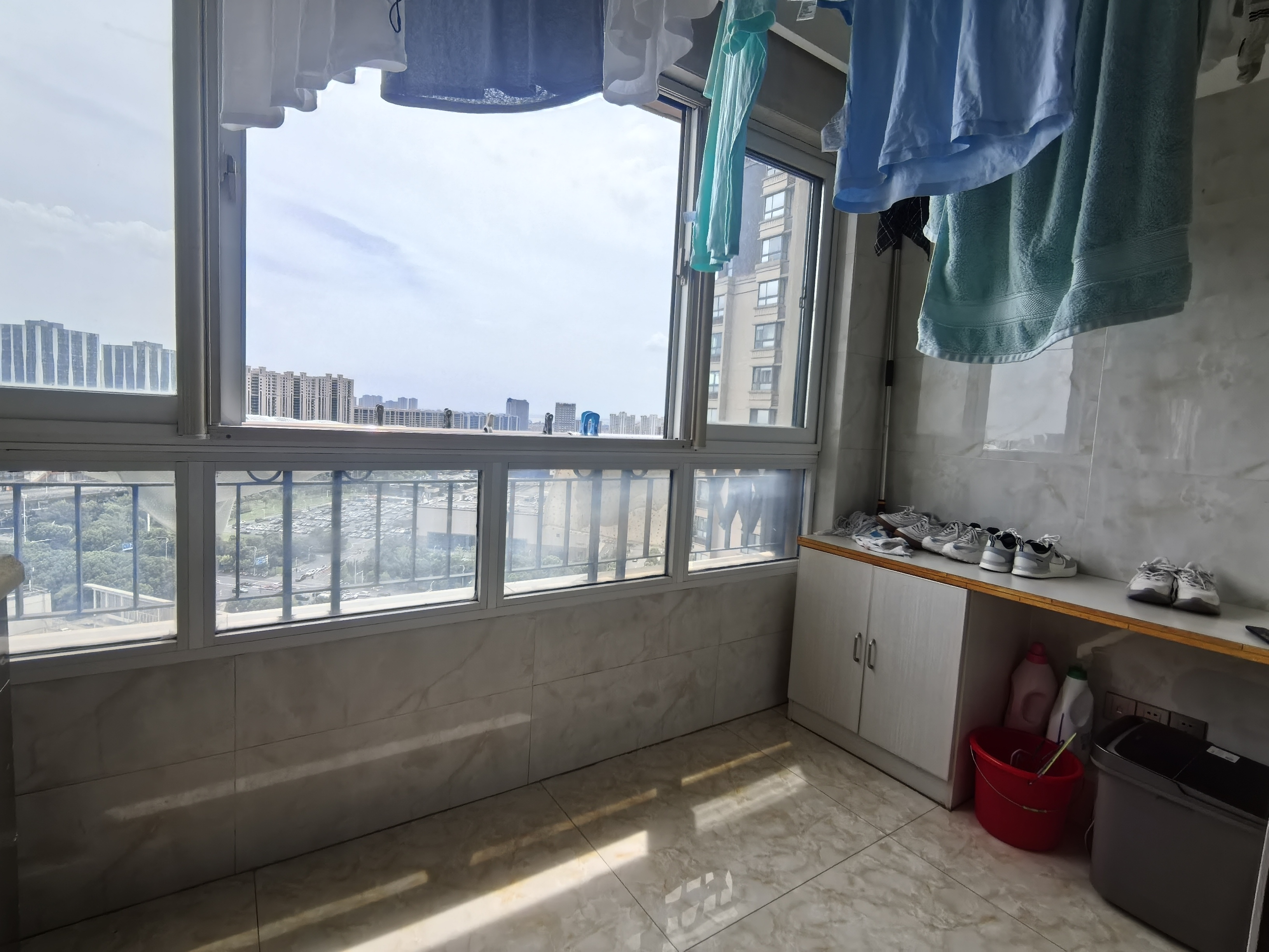 保利香槟国际 2室2厅1卫 99m&sup2;