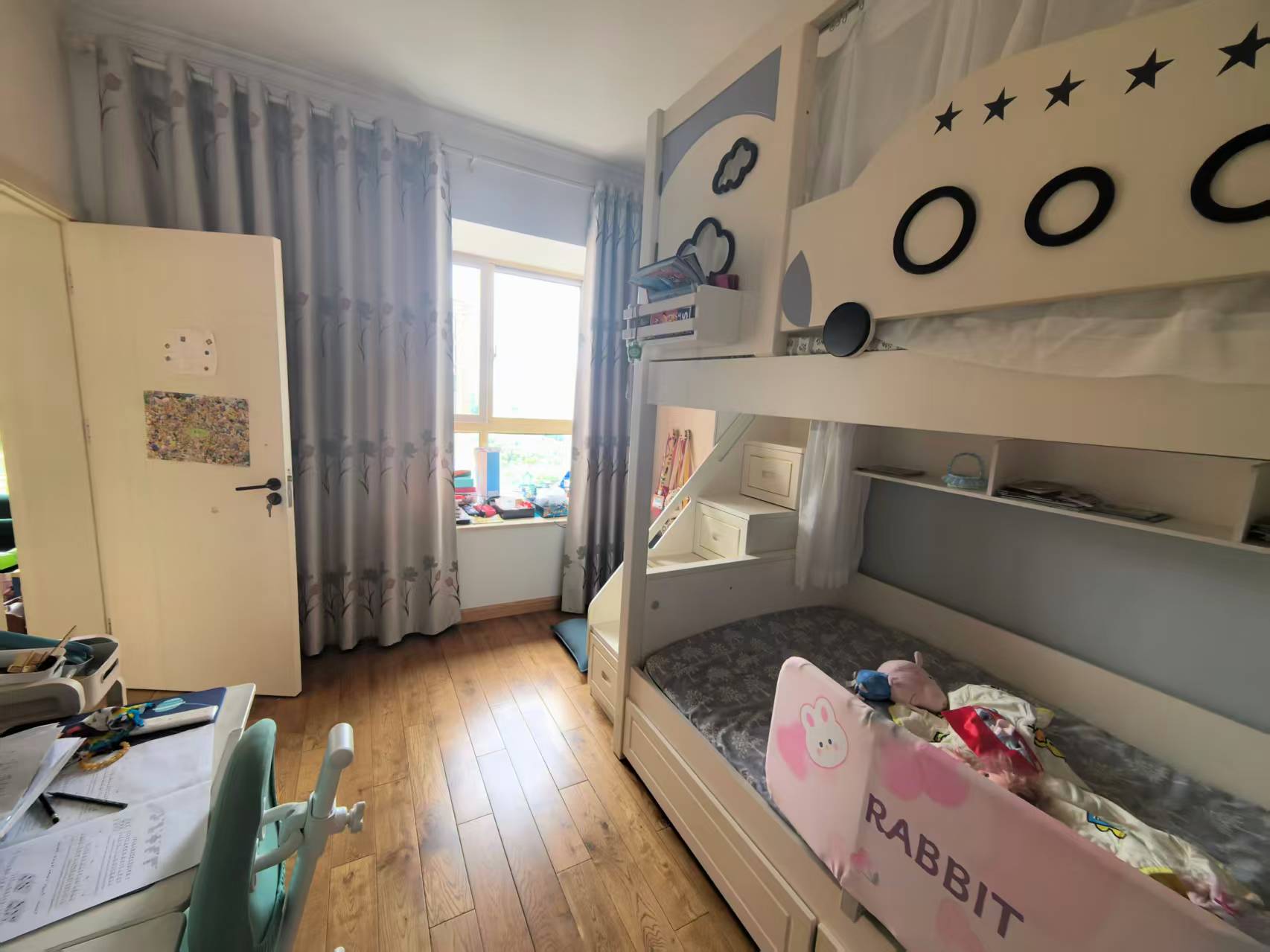 恒盛豪庭 3室2厅2卫 145m&sup2;