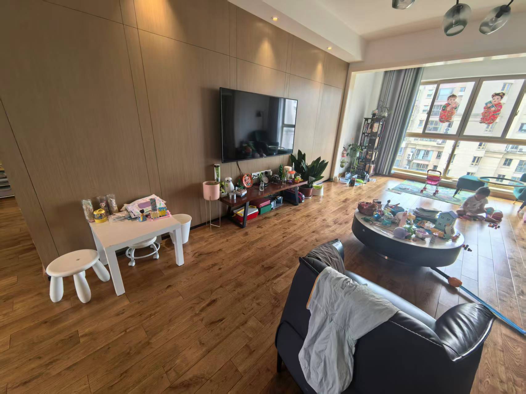 恒盛豪庭 3室2厅2卫 145m²