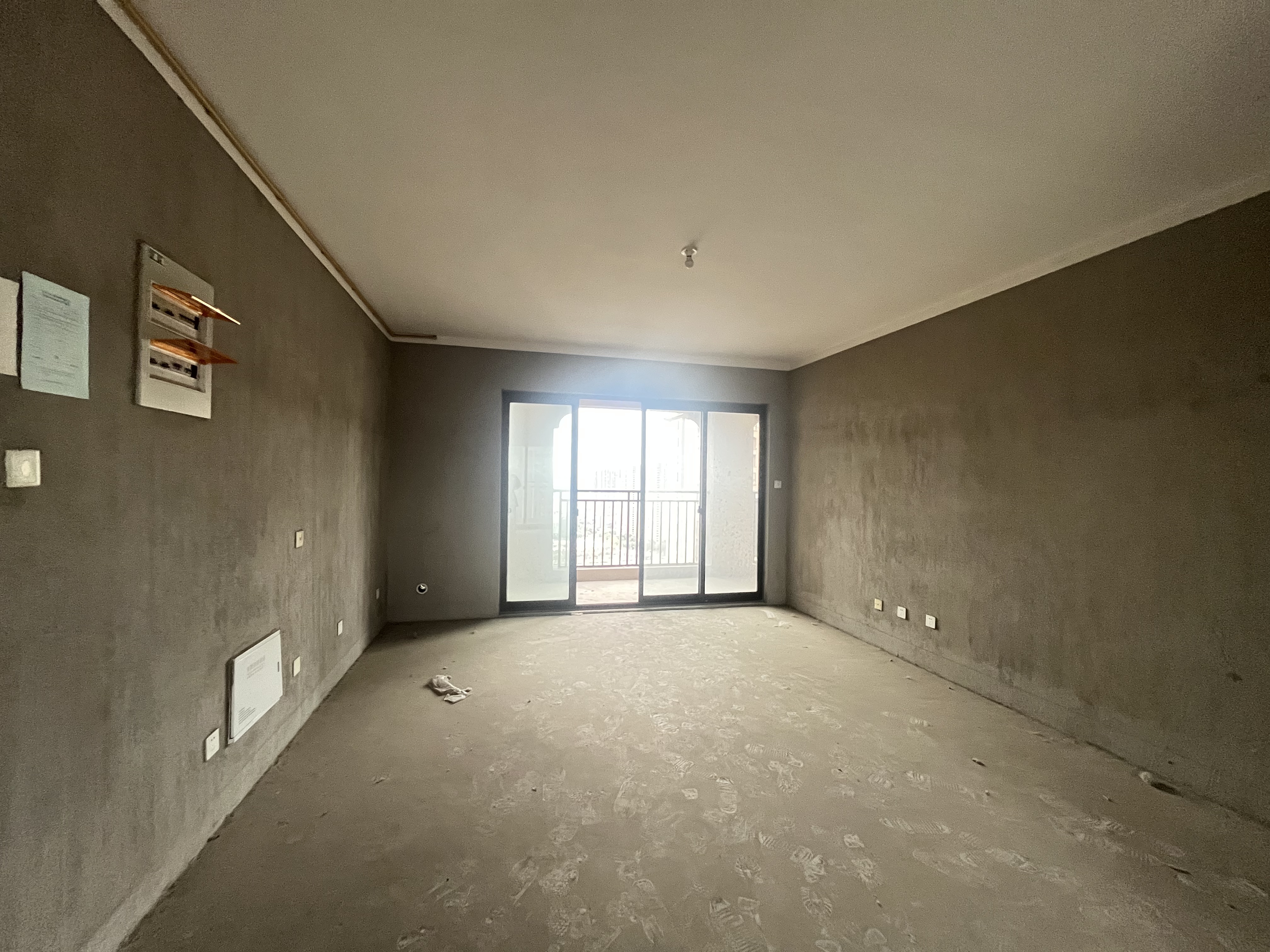 华强城四期 4室2厅2卫 142.14m&sup2;