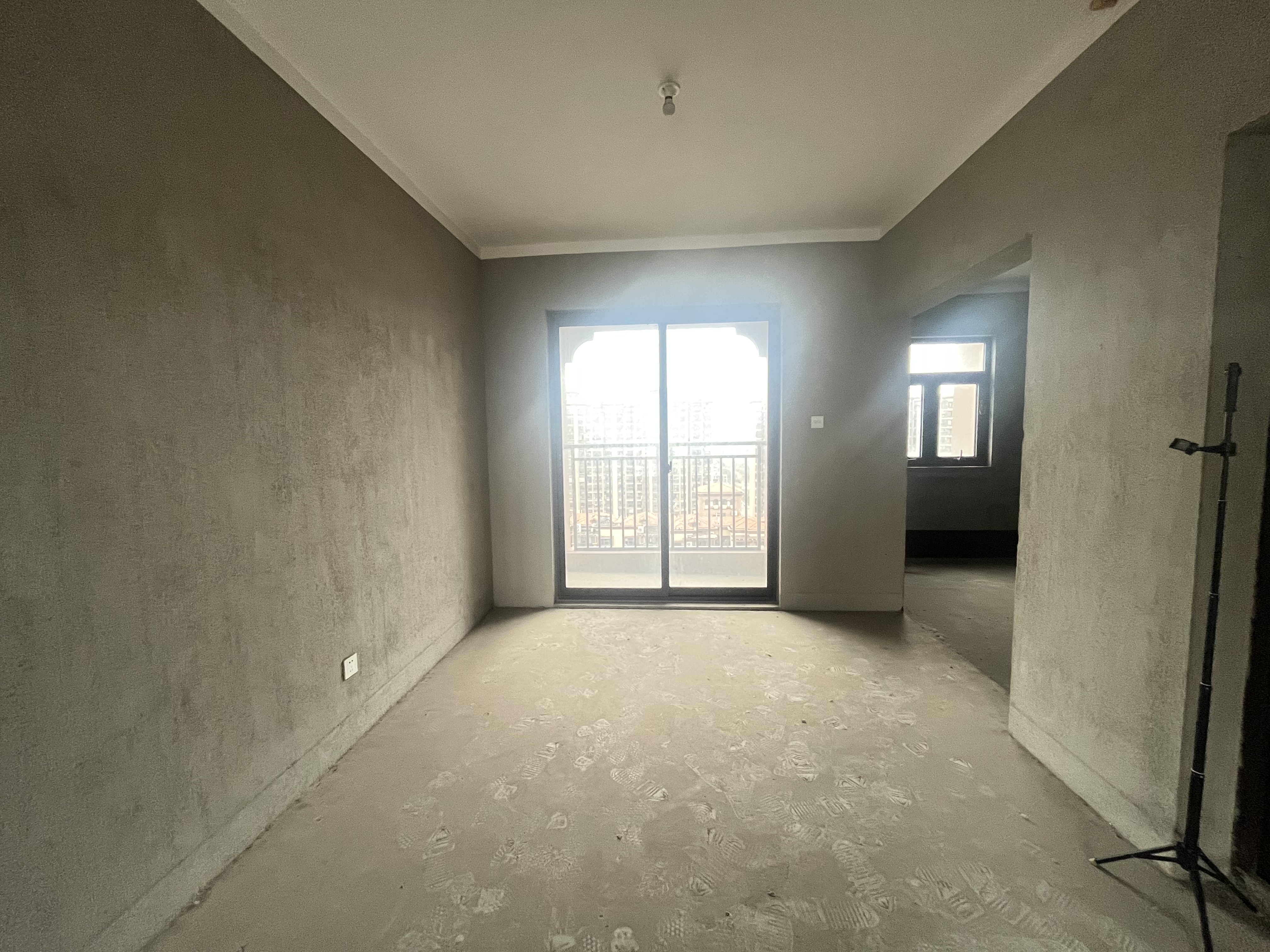华强城四期 4室2厅2卫 142.14m&sup2;
