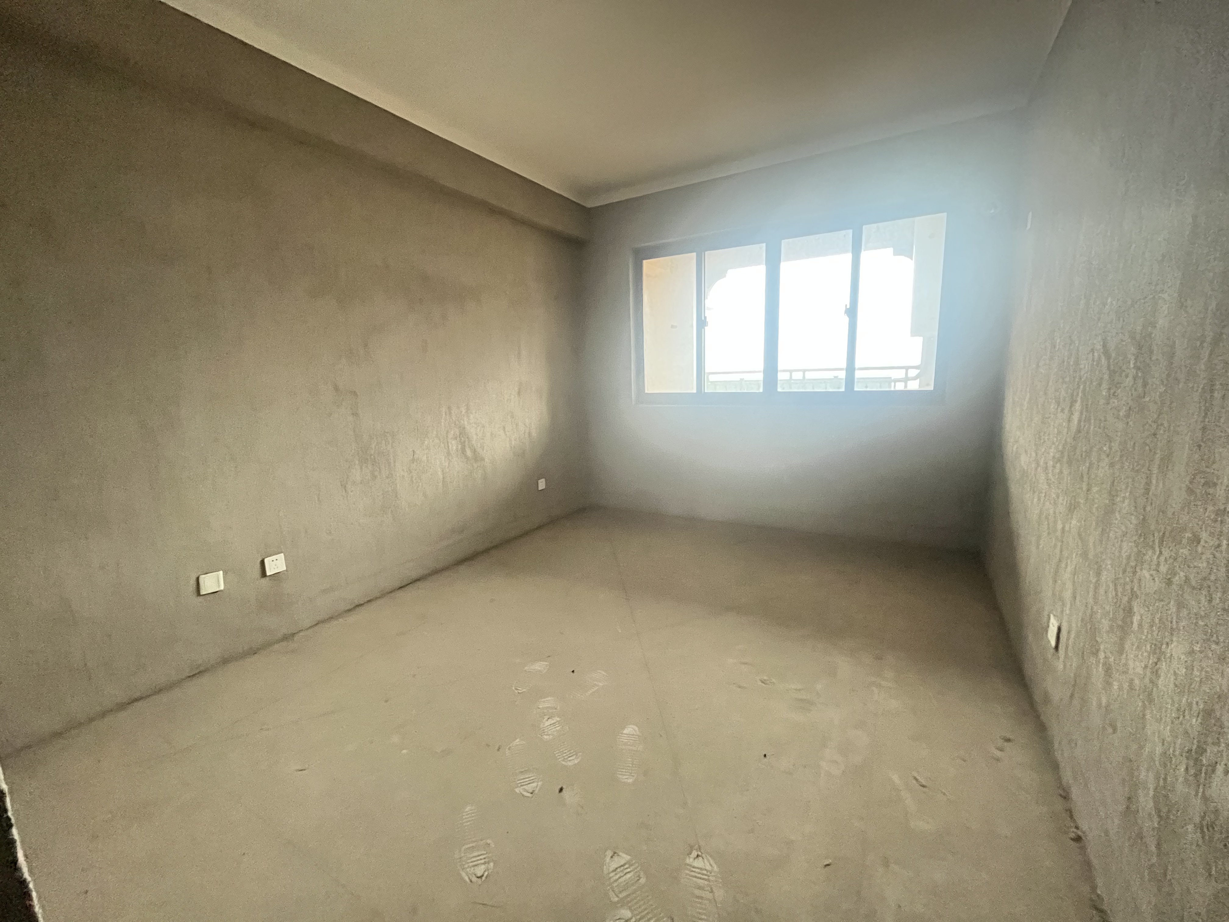 华强城四期 4室2厅2卫 142.14m&sup2;
