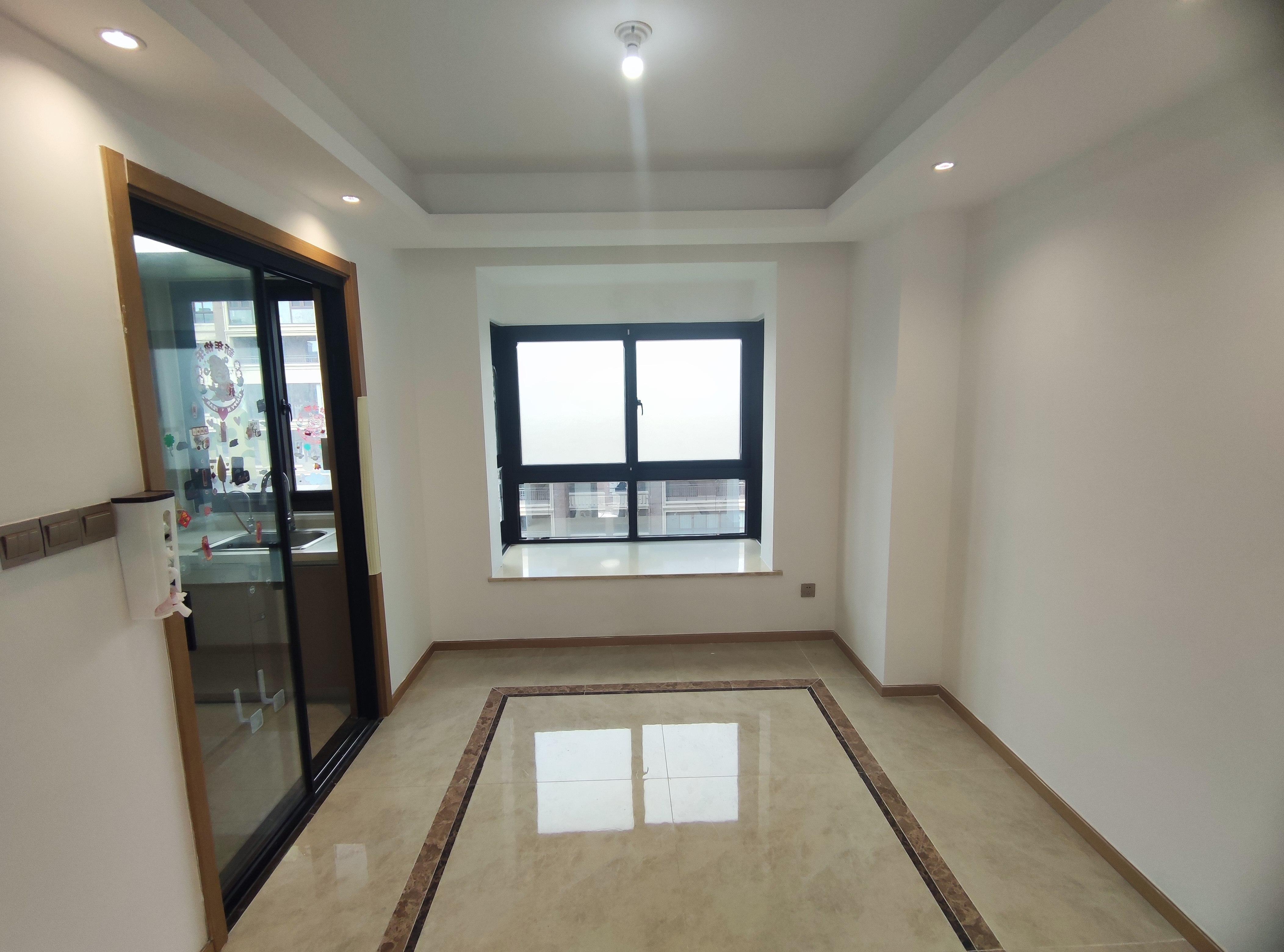 林肯公园 3室2厅1卫 126m²