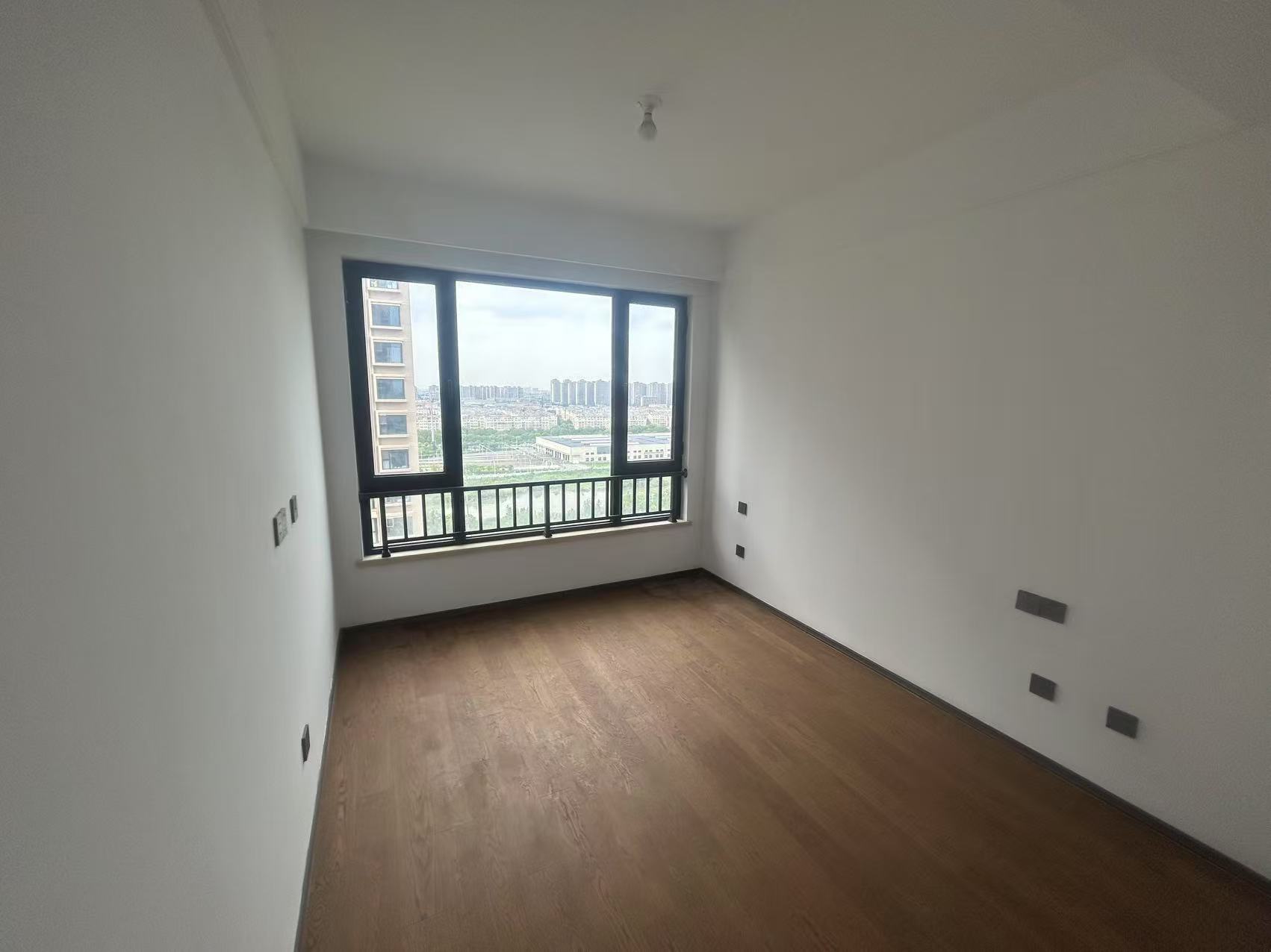 春风南岸东园 3室2厅2卫 122m&sup2;
