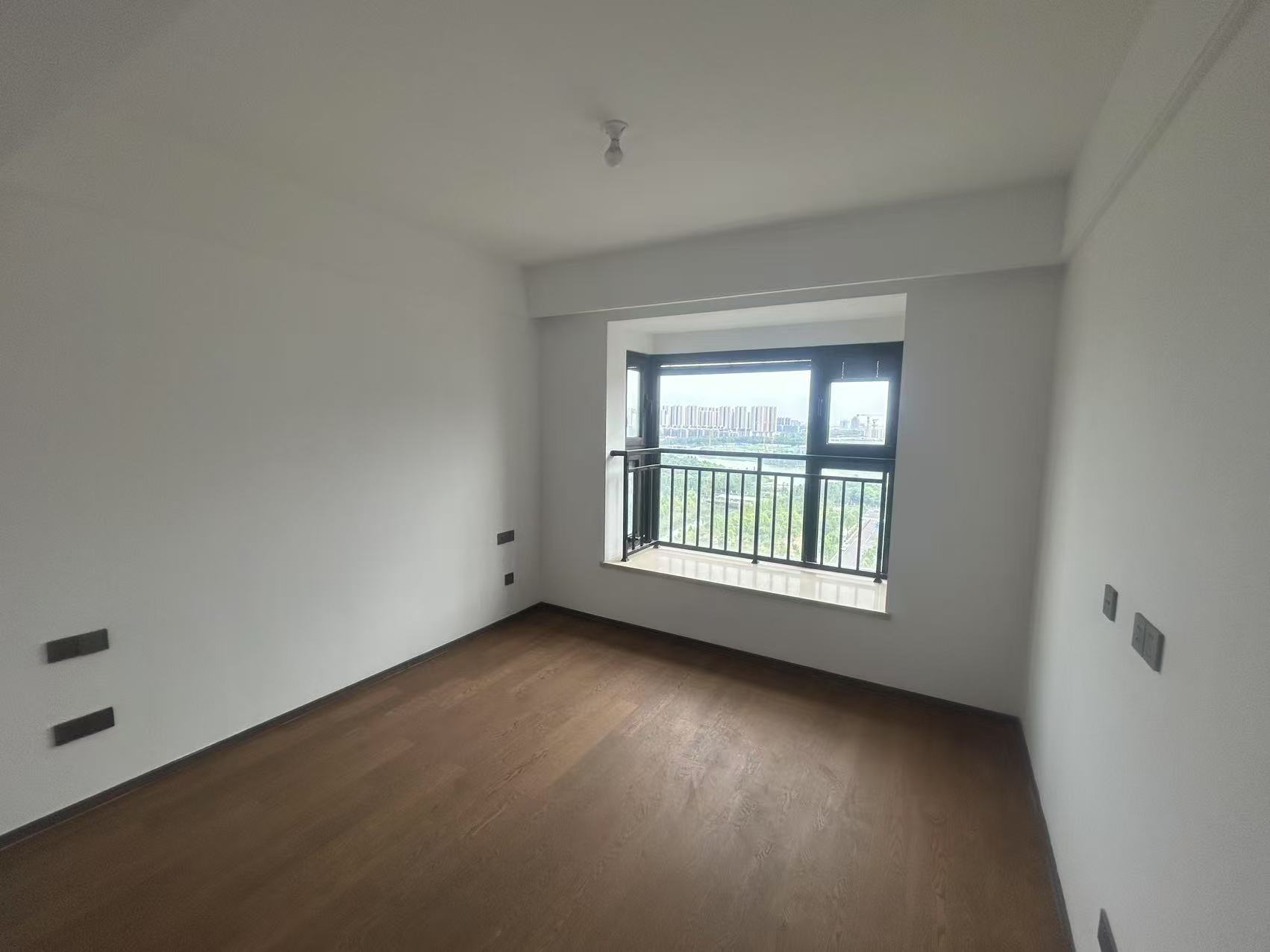 春风南岸东园 3室2厅2卫 122m&sup2;