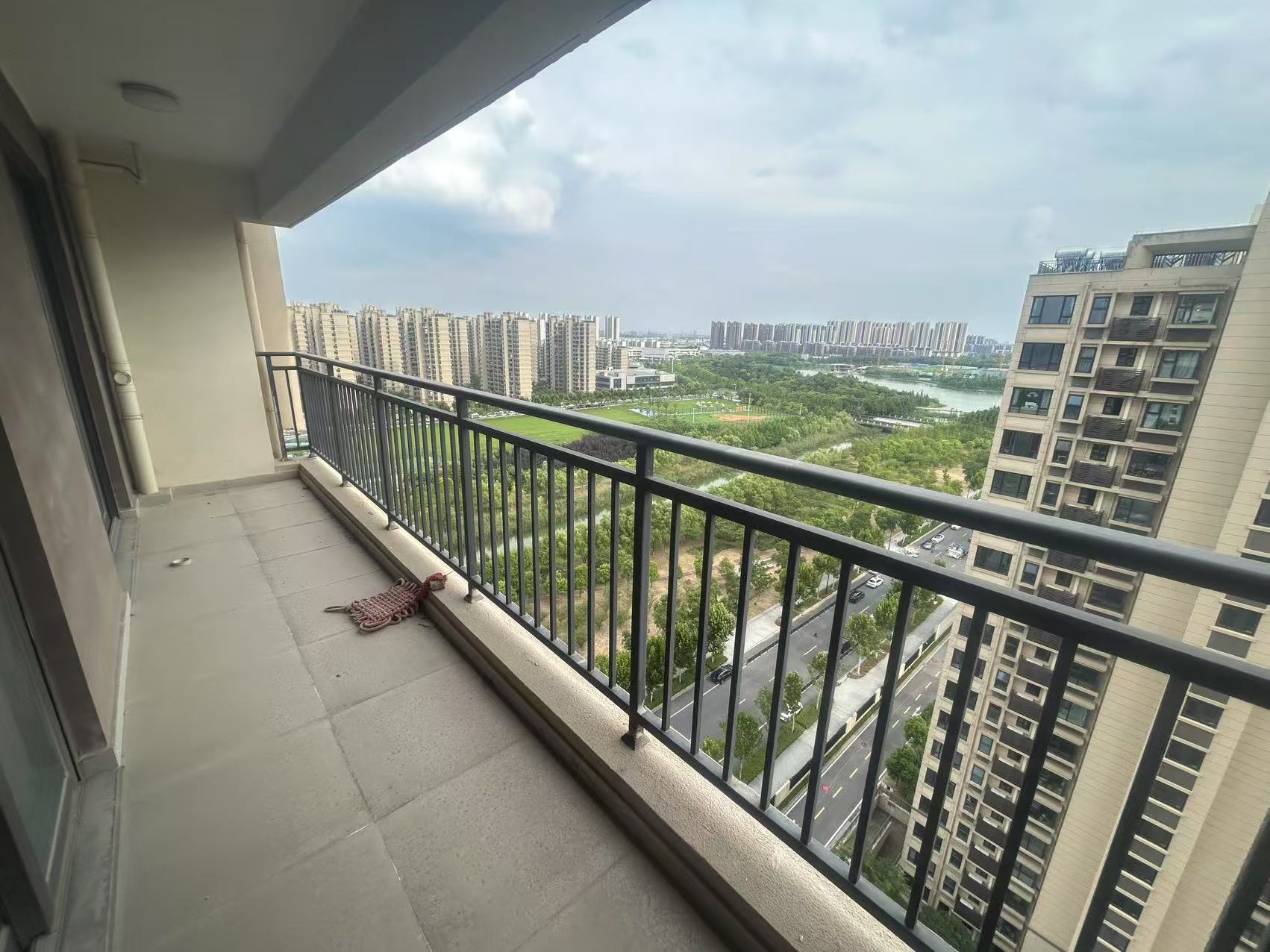 春风南岸东园 3室2厅2卫 122m&sup2;