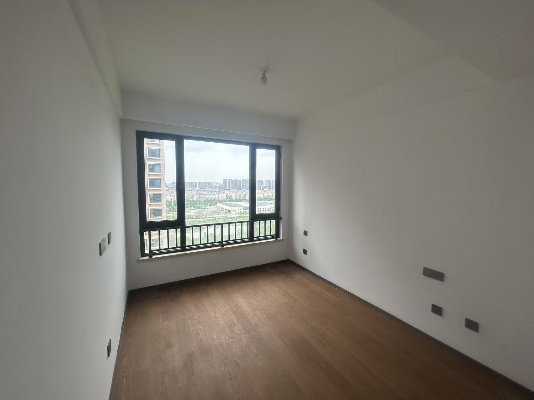 春风南岸东园 3室2厅2卫 122m&sup2;