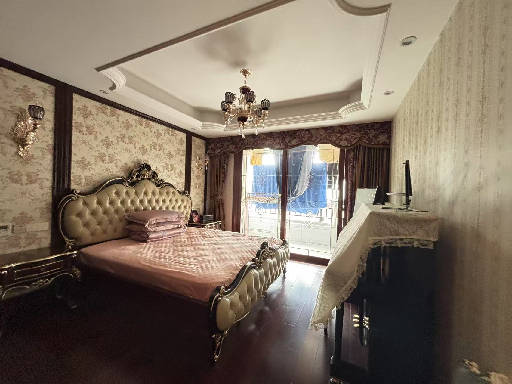万科濠河传奇 4室2厅2卫 185m&sup2;