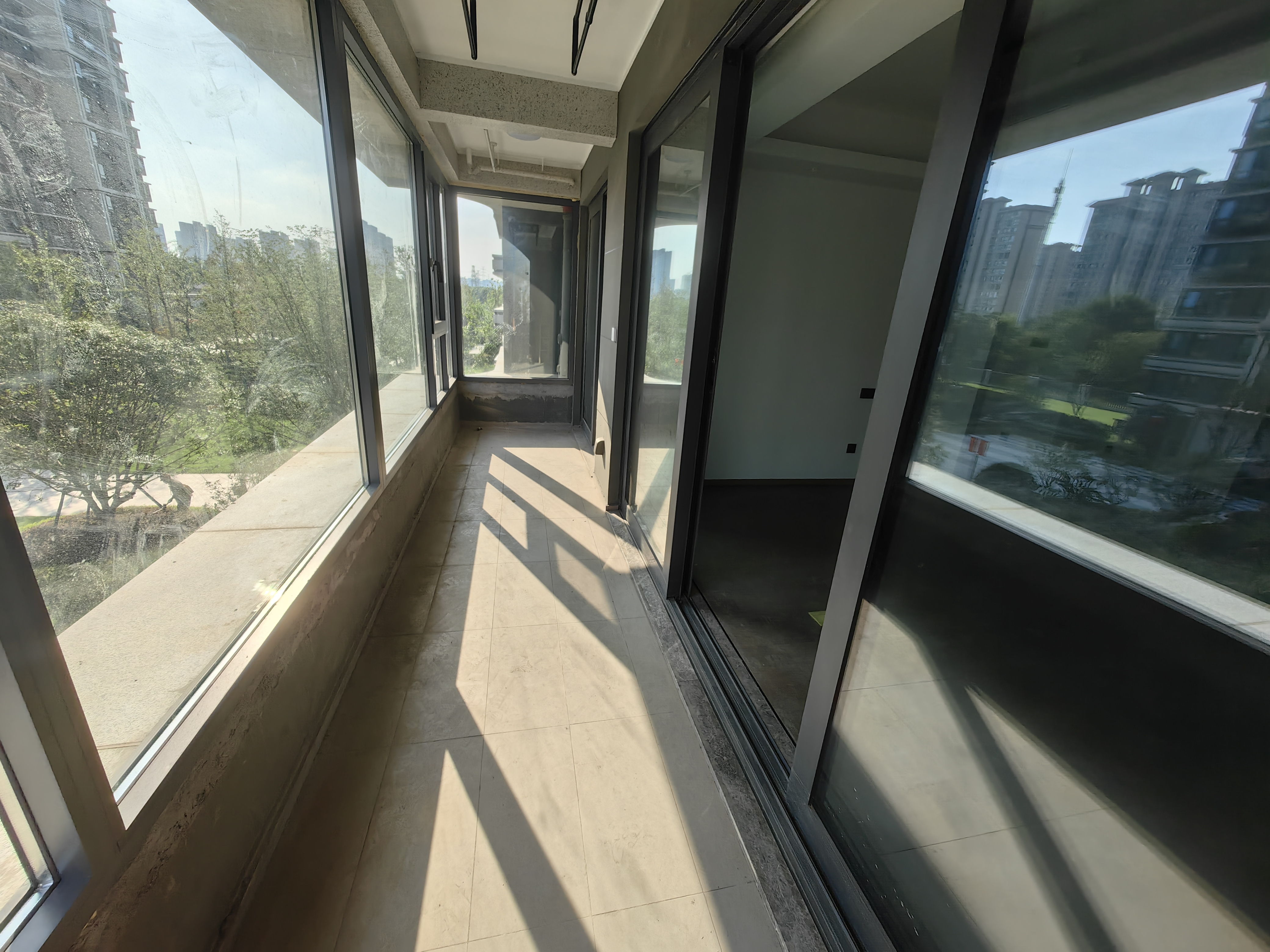 东升旭辉中心 3室2厅2卫 120m&sup2;