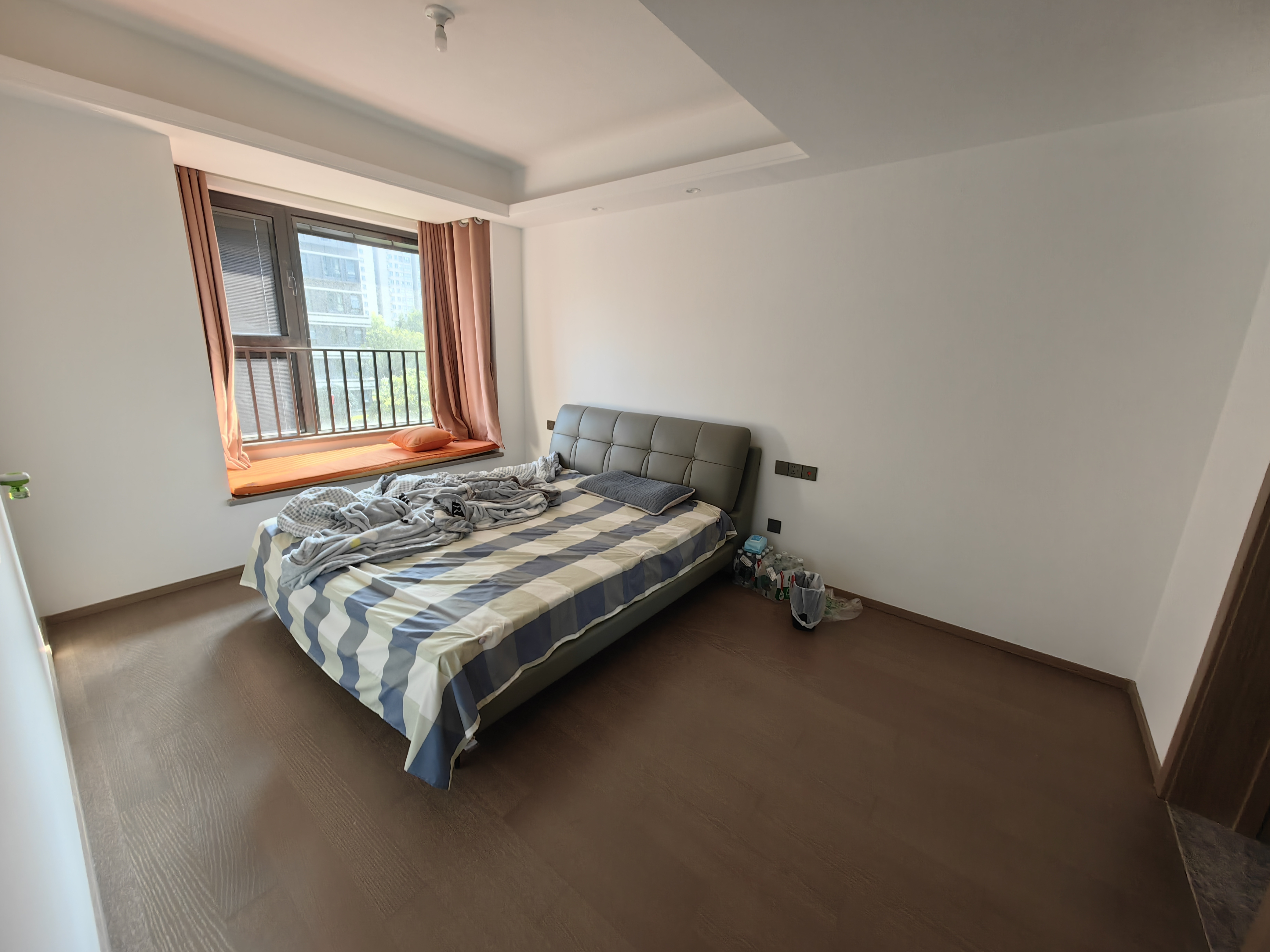 东升旭辉中心 3室2厅2卫 120m&sup2;