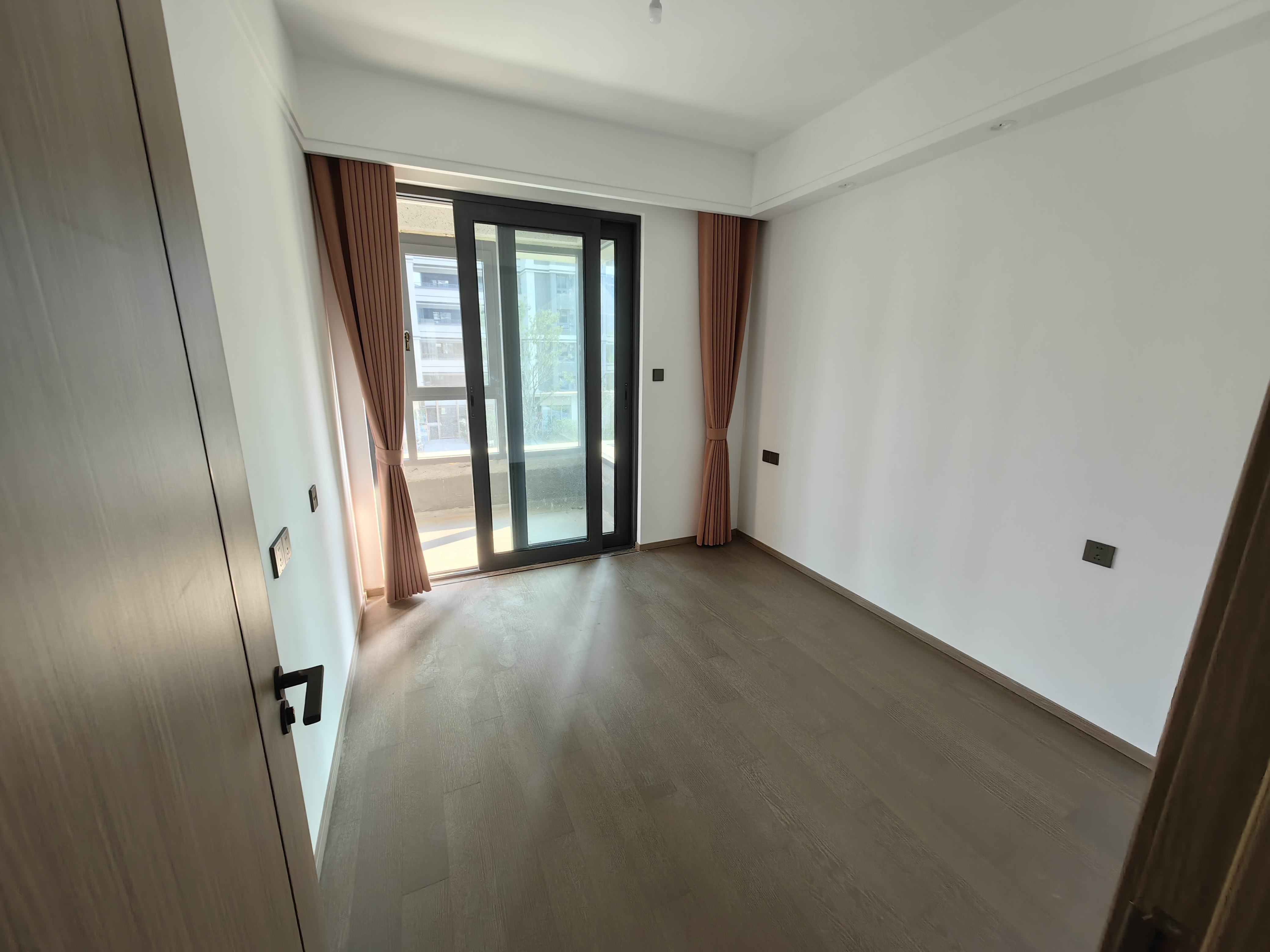 东升旭辉中心 3室2厅2卫 120m&sup2;