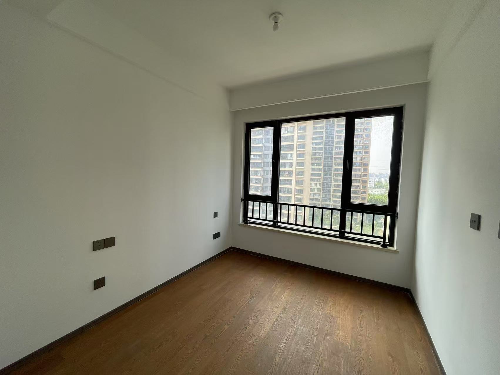 春风南岸东园 4室2厅2卫 136m&sup2;