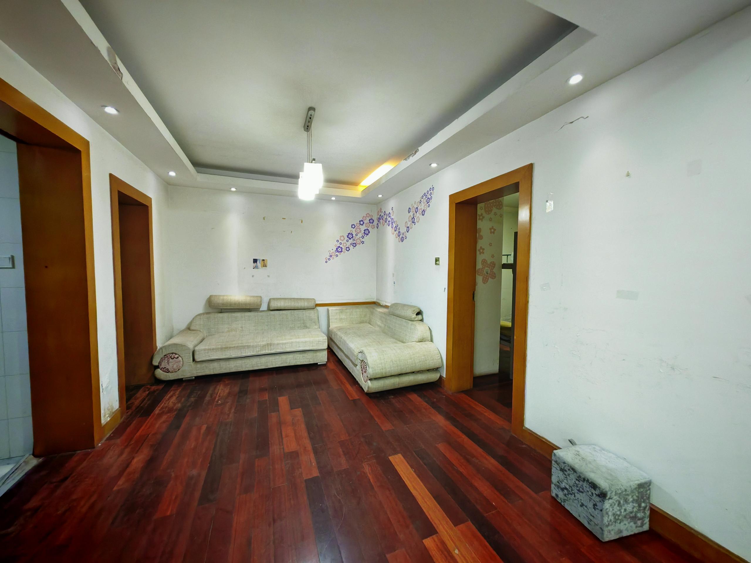 小石桥花苑 3室2厅1卫 121m&sup2;
