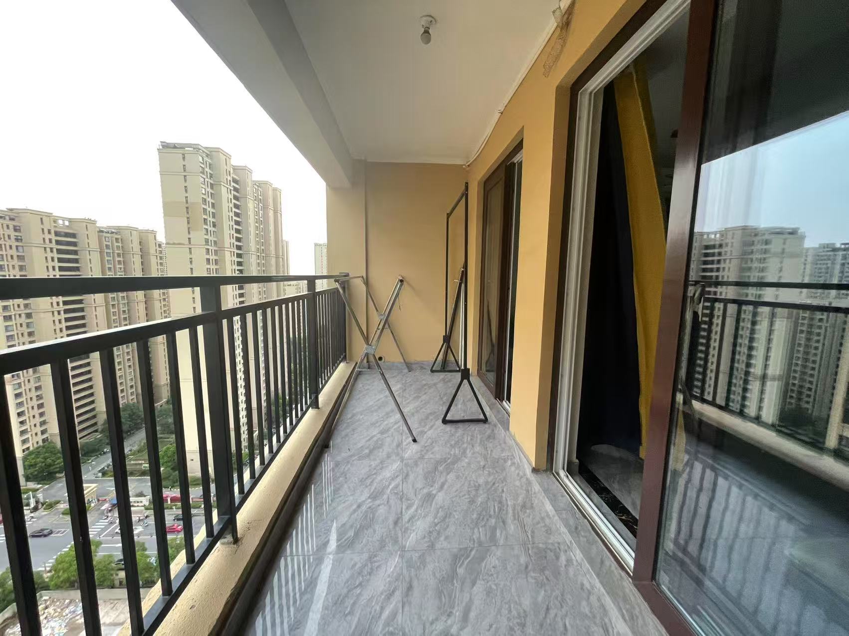 世茂九龙庭 2室1厅1卫 90m&sup2;