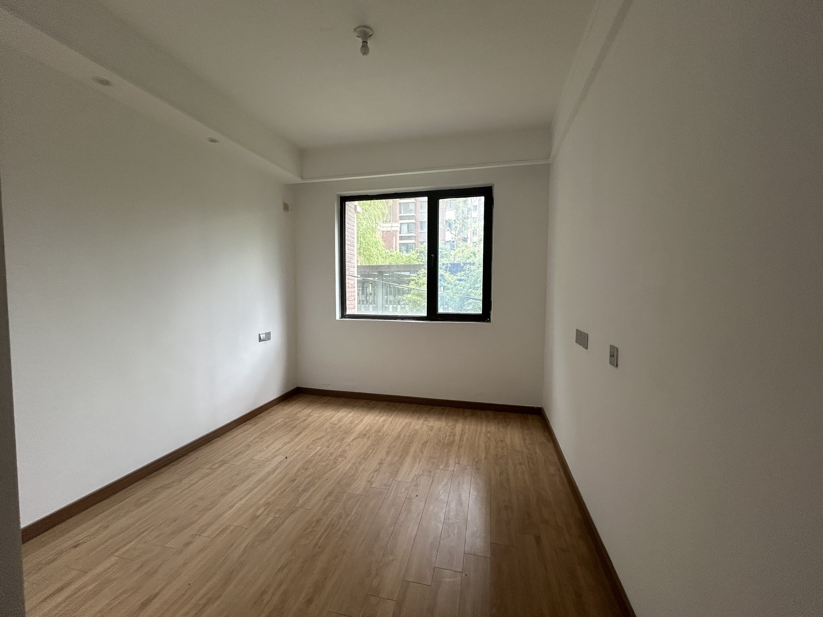 佳期漫 4室2厅2卫 122.73m&sup2;