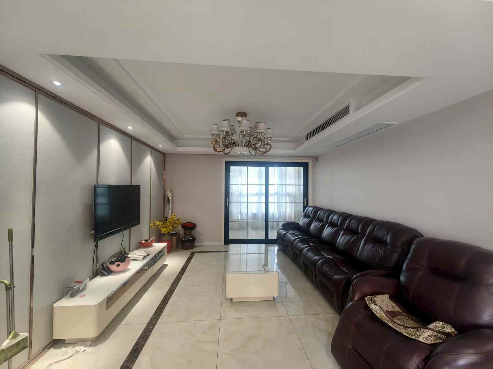 冠城大通棕榈湾 5室2厅3卫 220m²