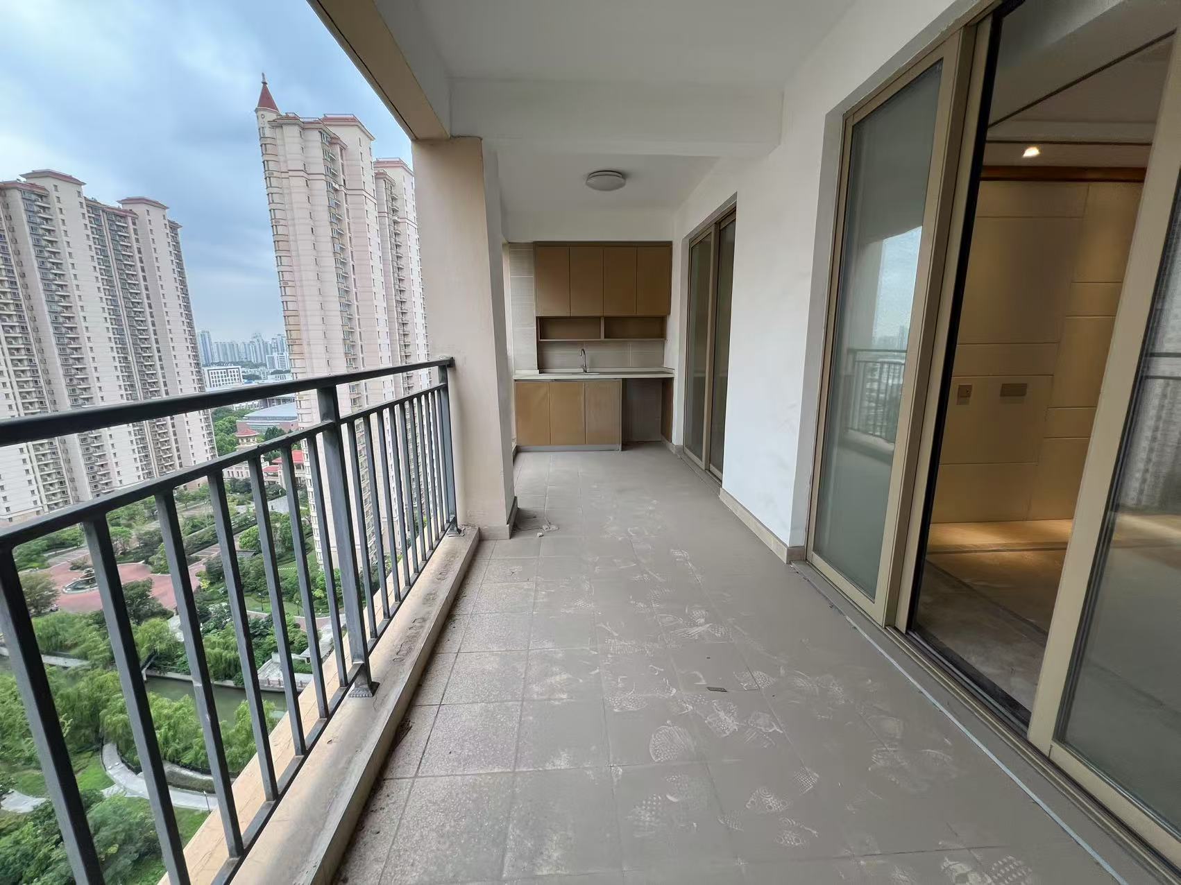 中南世纪花城三期 4室2厅2卫 146.08m&sup2;