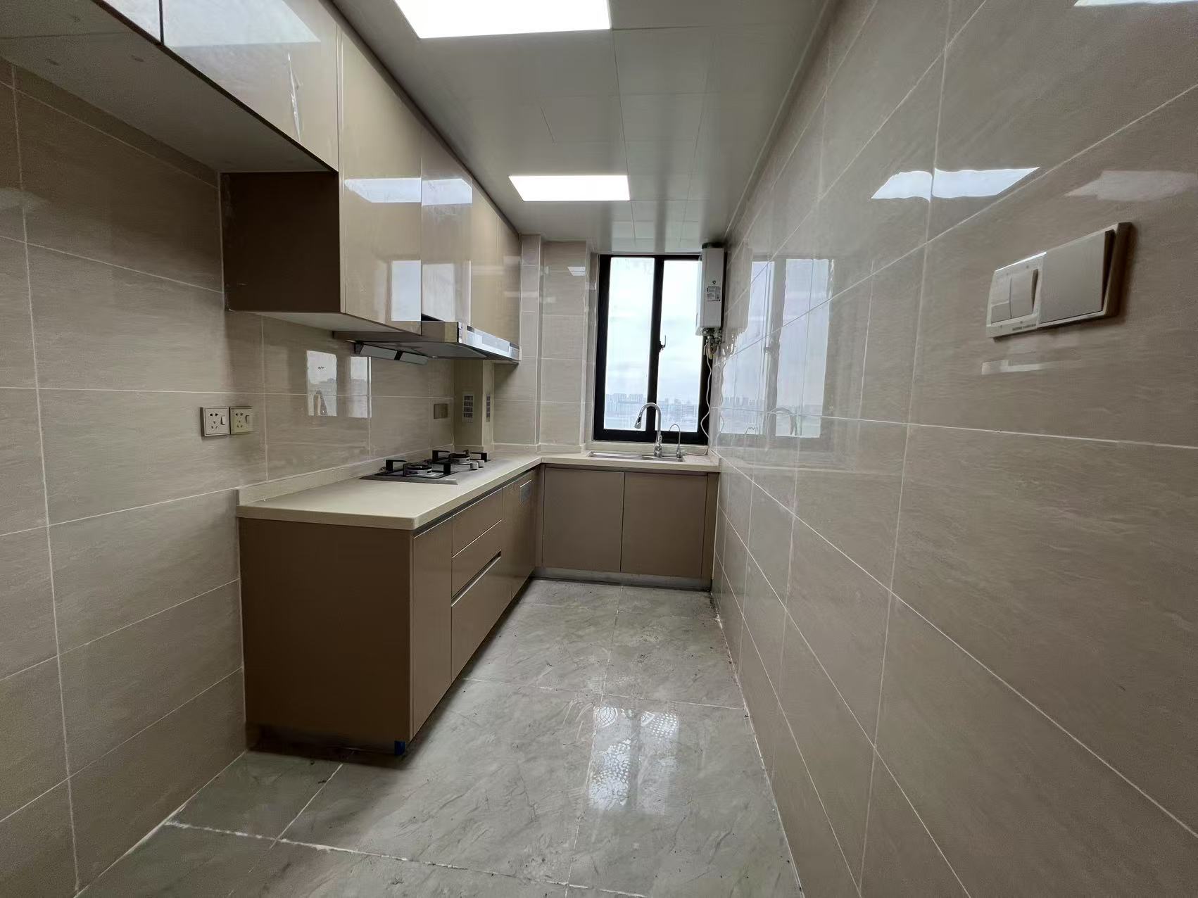 中南世纪花城三期 4室2厅2卫 146.08m&sup2;