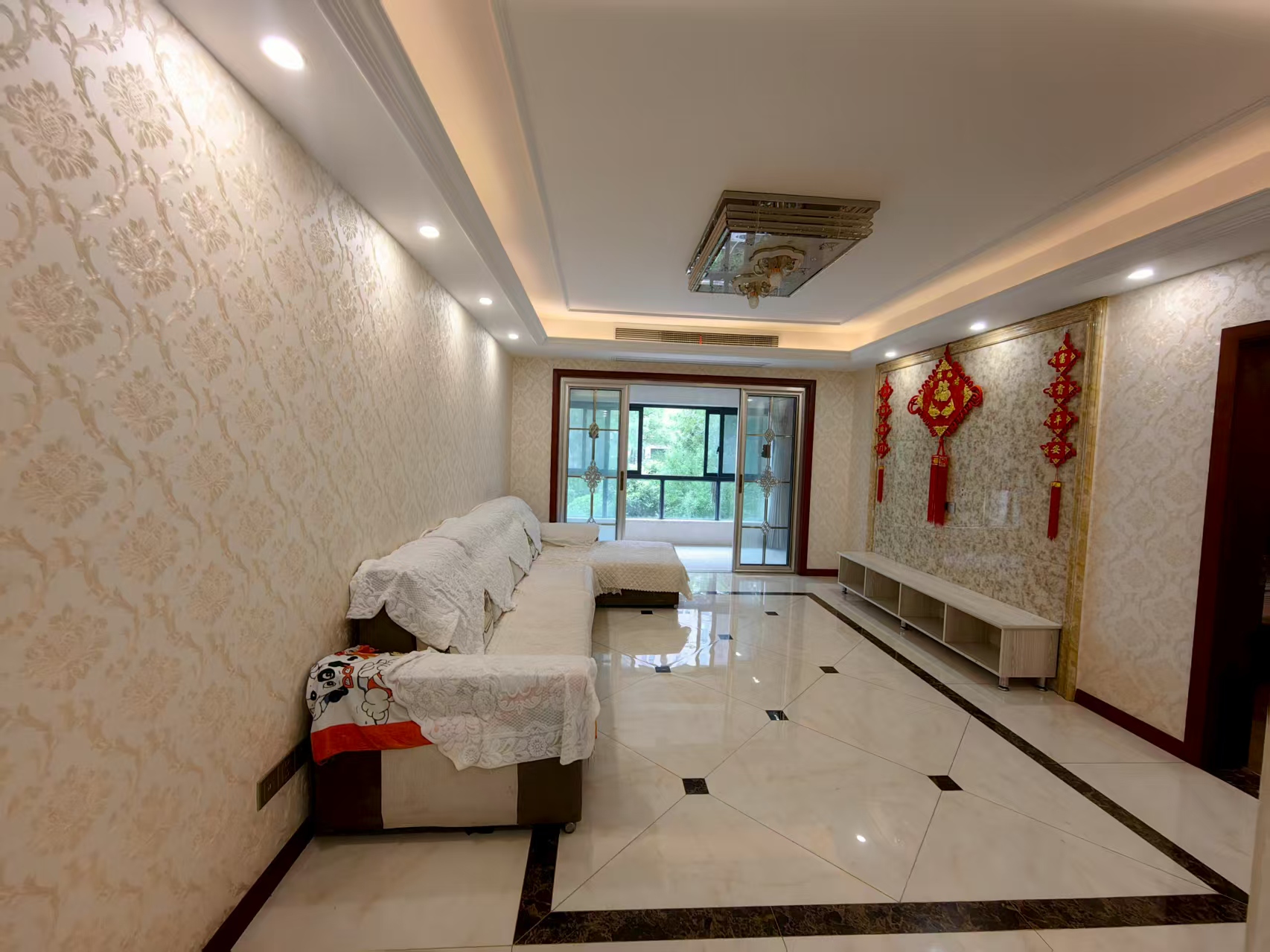 中港城世家 3室2厅2卫 141m²