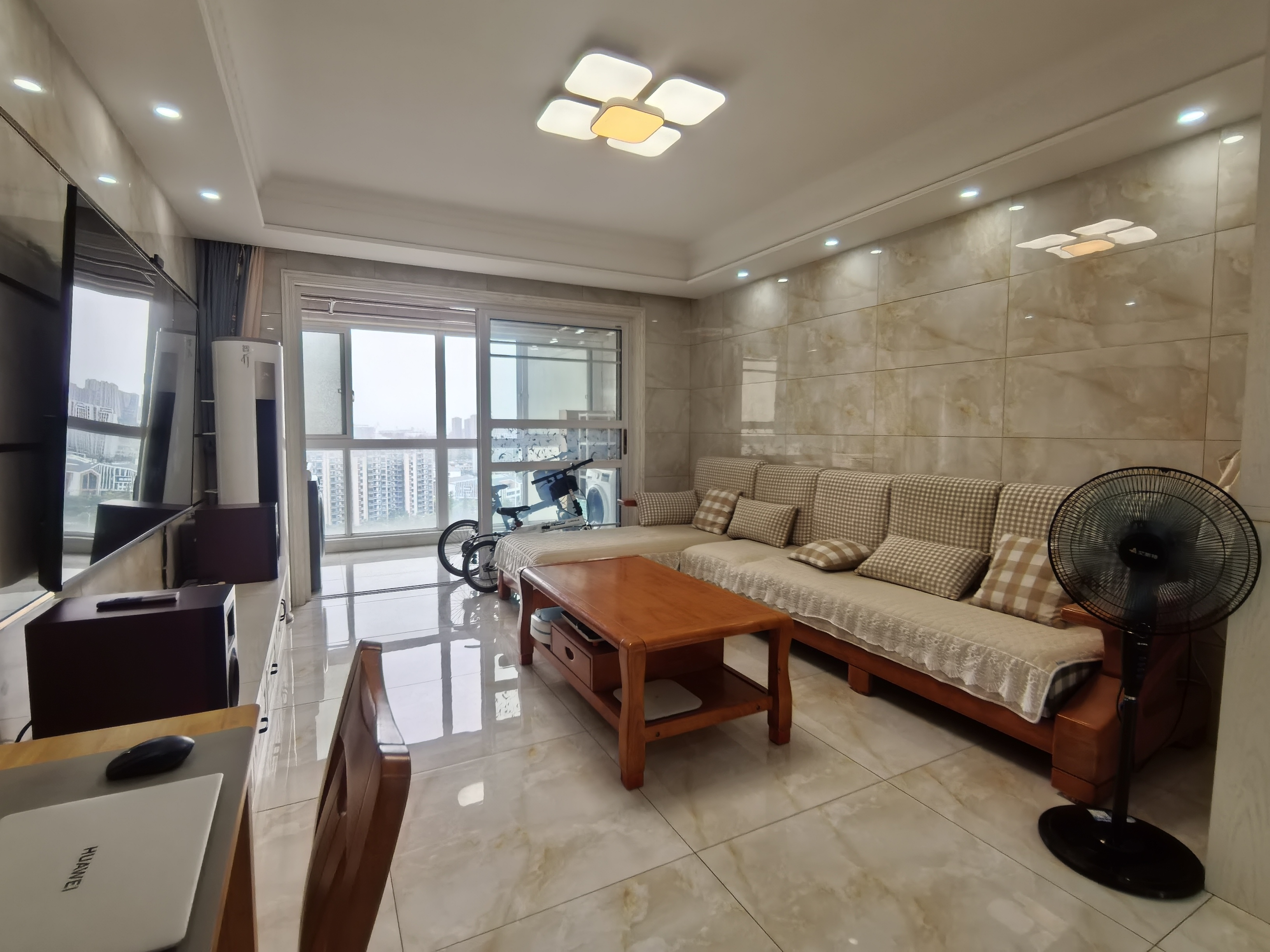 万达华府 3室2厅2卫 120.22m²